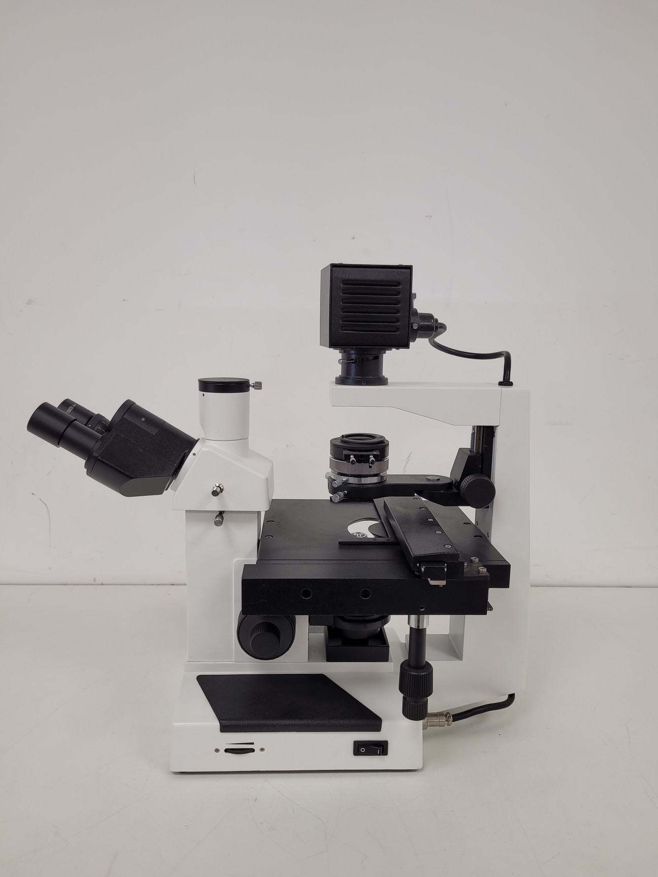 Image of Ceti TC-100 Inverted Fluorescence Microscope  Model: Inverso 3650.000 Lab