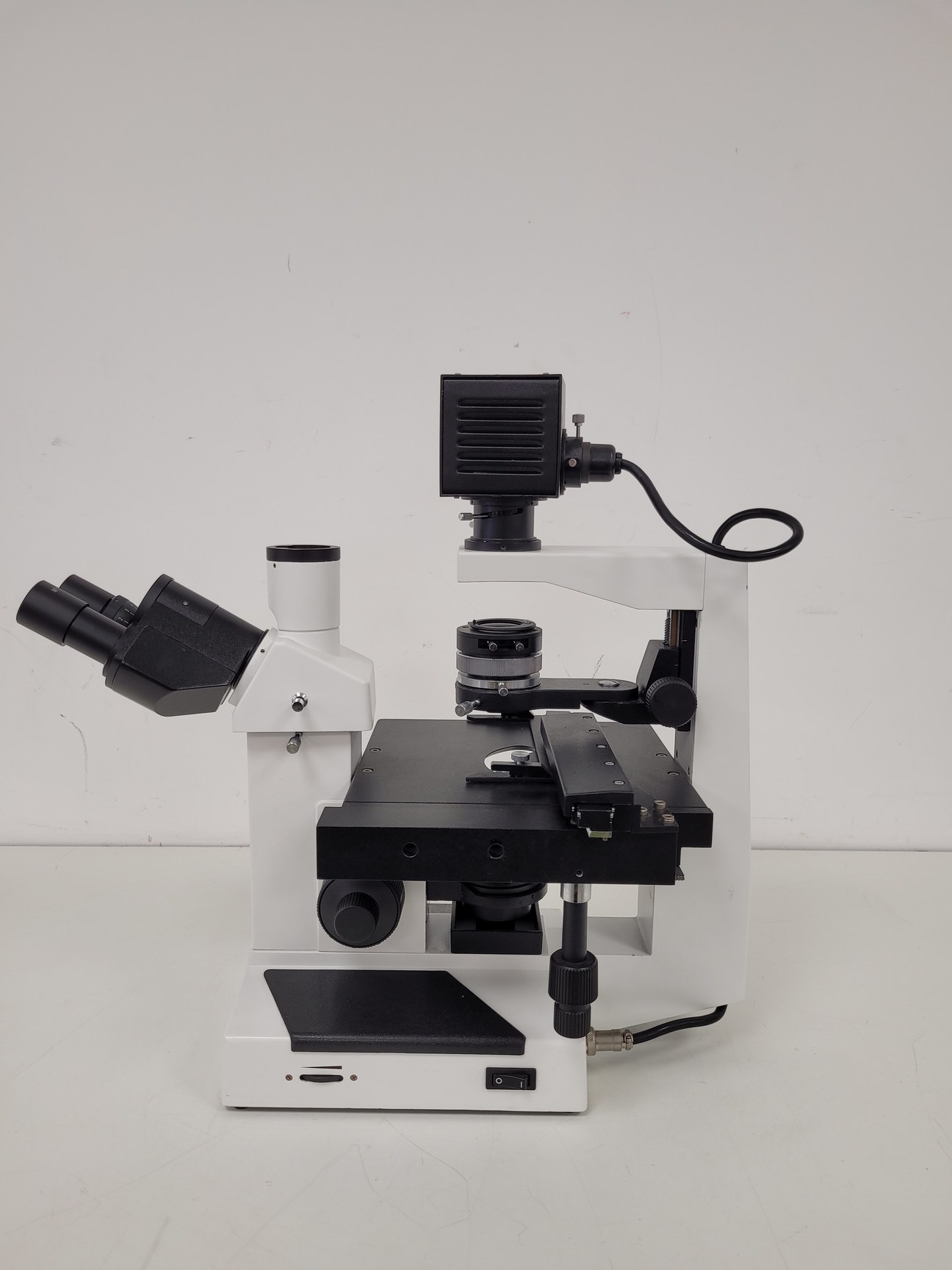 Image of Ceti TC-100 Model: Inverso 3650.000 Inverted Fluorescence Microscope  Lab