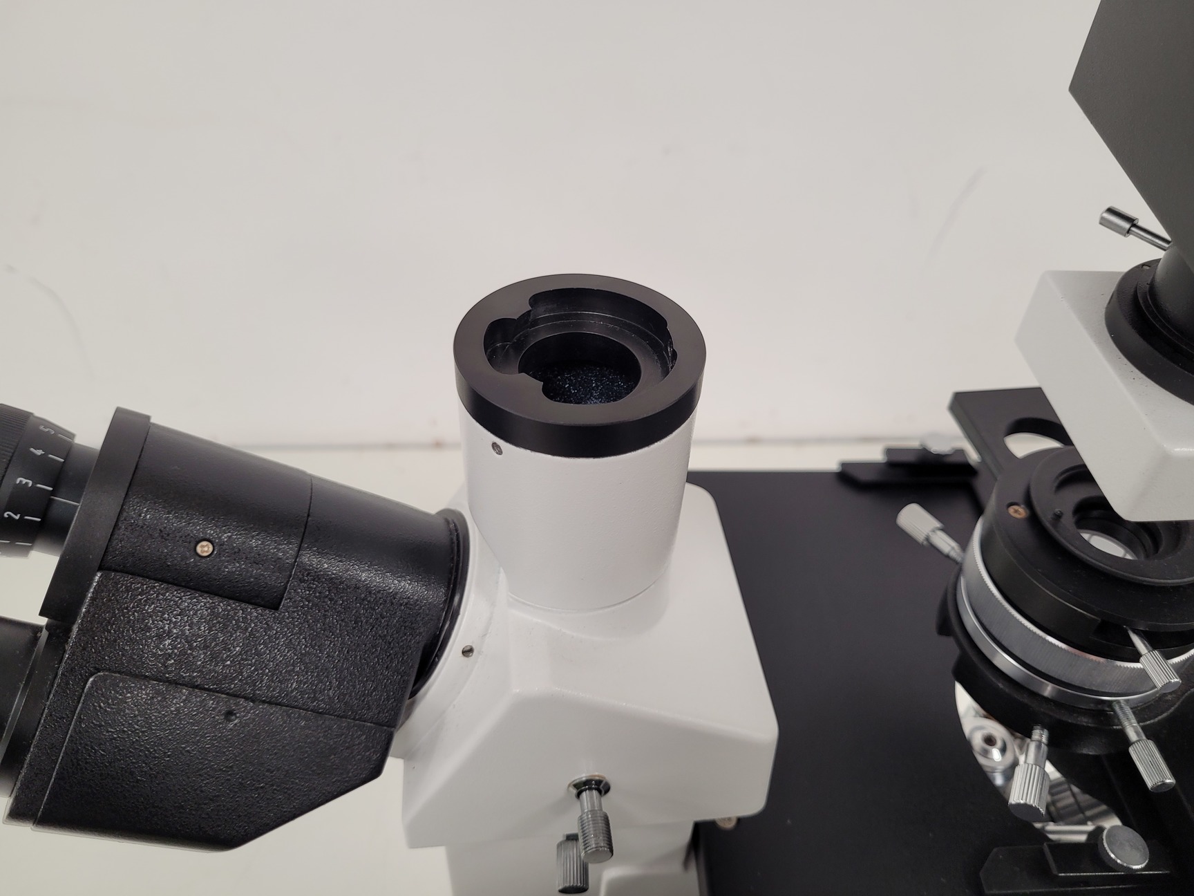 Image of Ceti TC-100 Model: Inverso 3650.000 Inverted Fluorescence Microscope  Lab