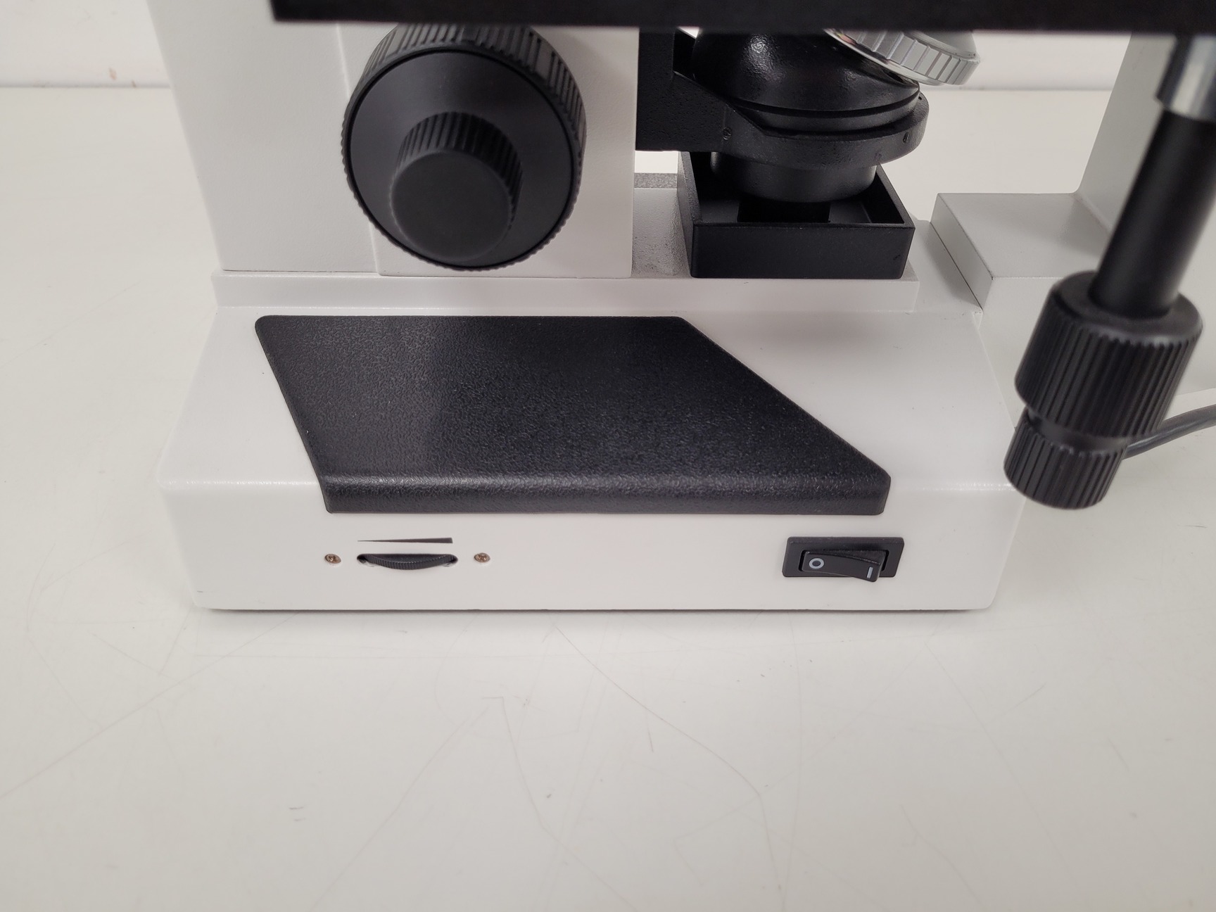 Image of Ceti TC-100 Model: Inverso 3650.000 Inverted Fluorescence Microscope  Lab