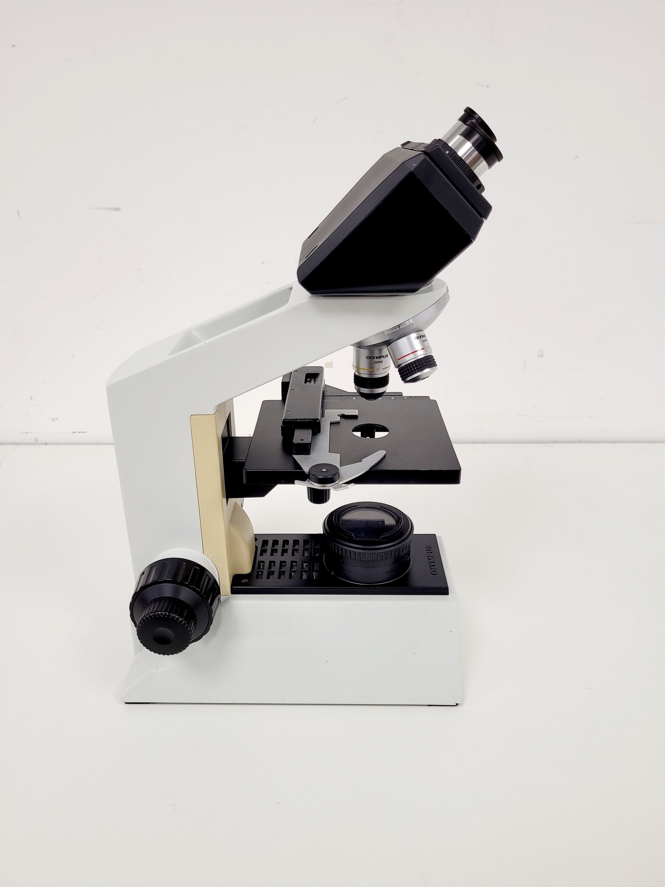 Image of Olympus CH20 Compound Microscope  Model: CH20BIMF200 with 2 x Objectives Lab