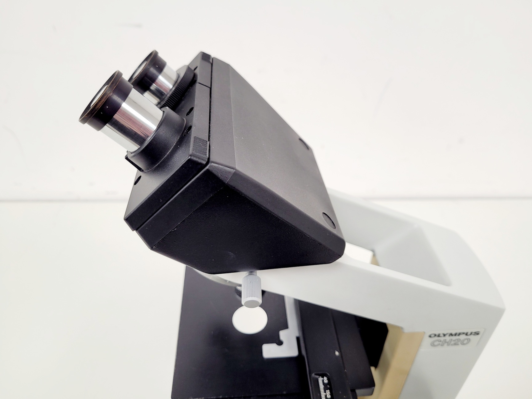 Image of Olympus CH20 Compound Microscope  Model: CH20BIMF200 with 2 x Objectives Lab