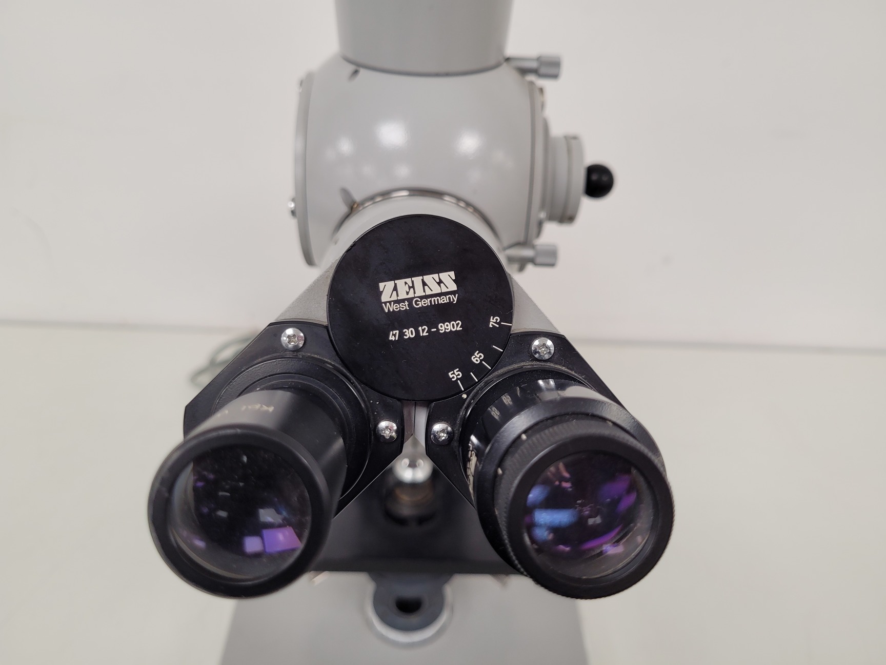 Image of Carl Zeiss 9901 Compound Microscope with 5 x Objectives 160/- Lab