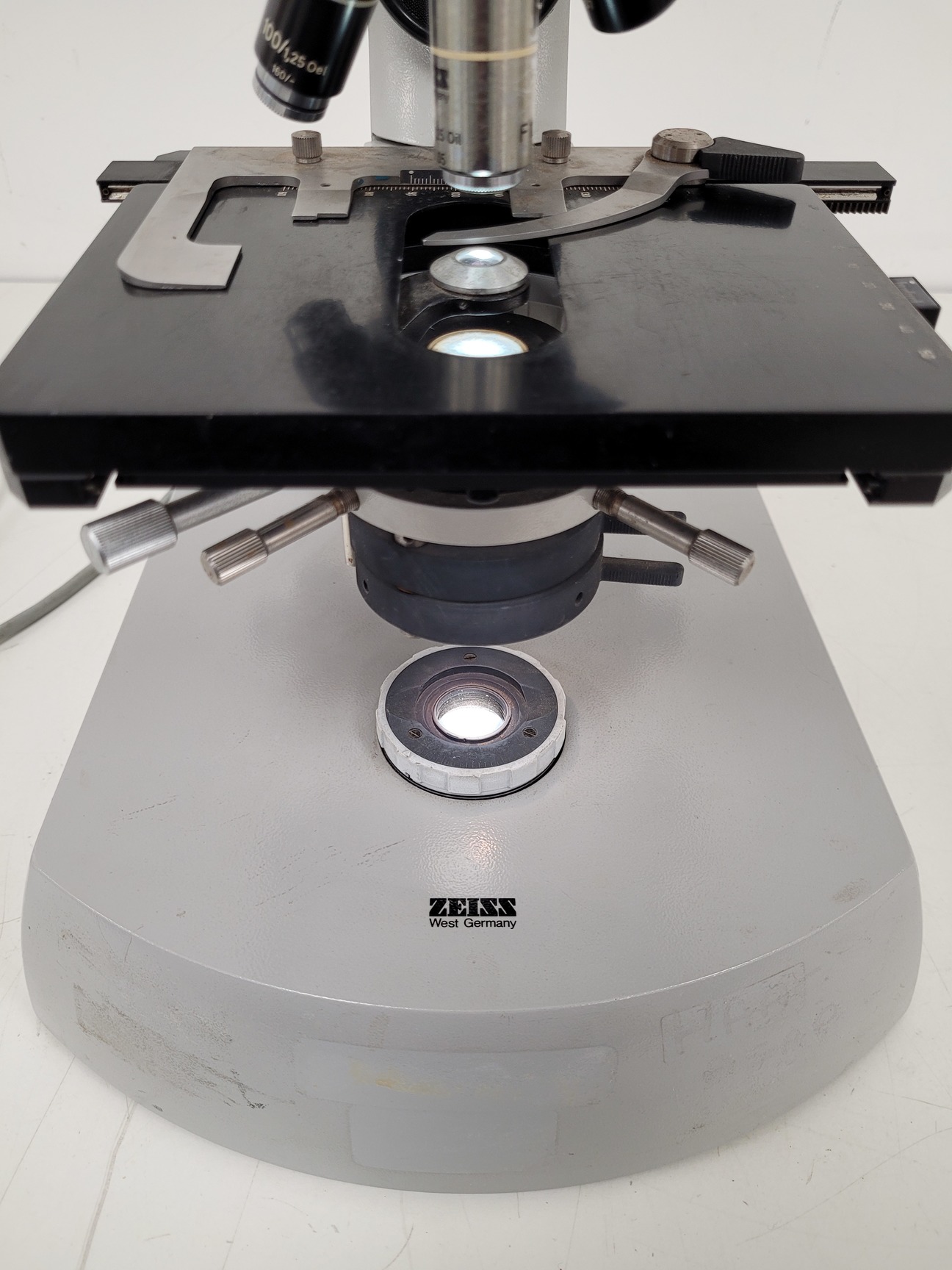 Image of Carl Zeiss 9901 Compound Microscope with 5 x Objectives 160/- Lab