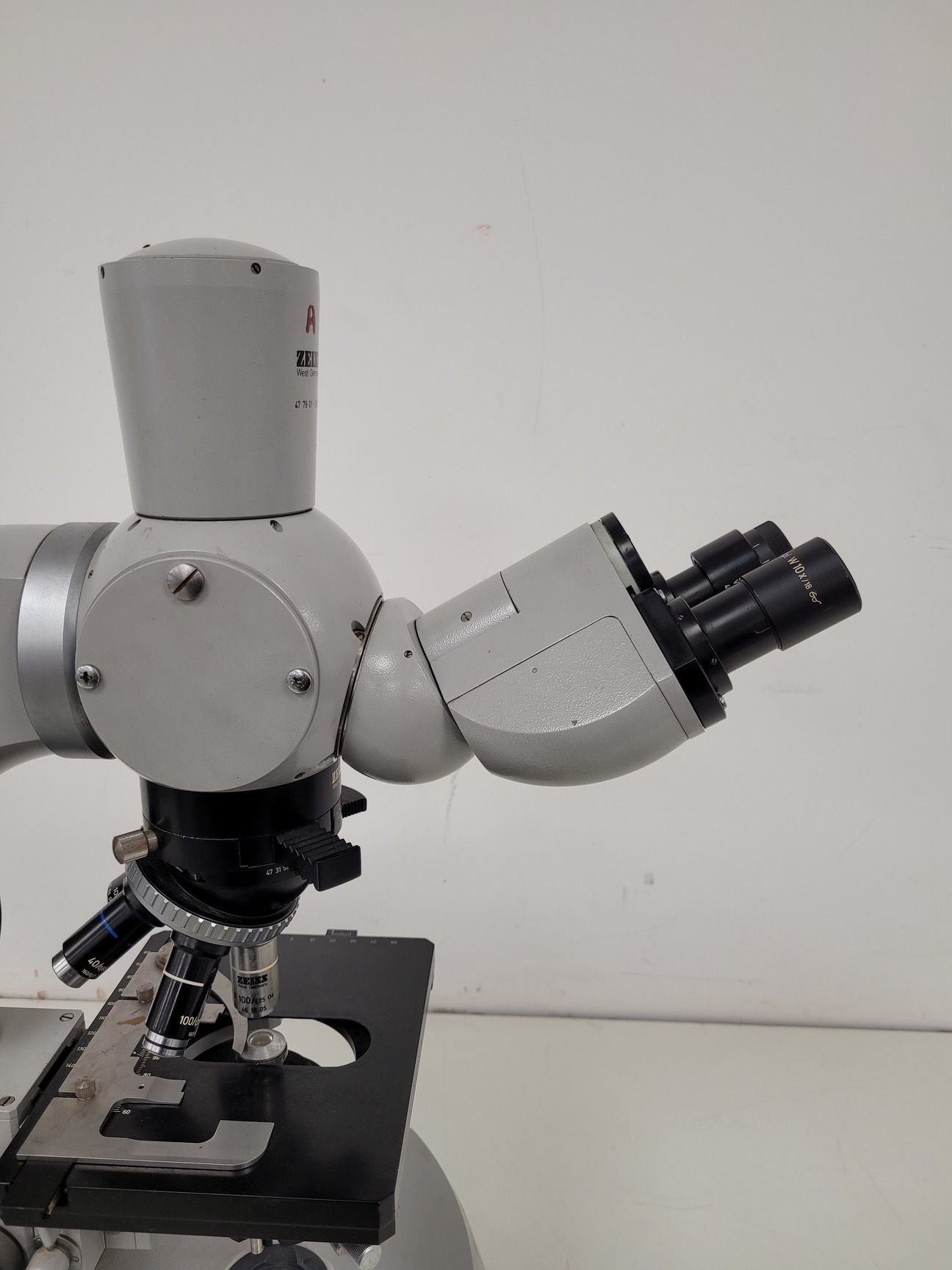 Image of Carl Zeiss 9901 Compound Microscope with 5 x Objectives 160/- Lab