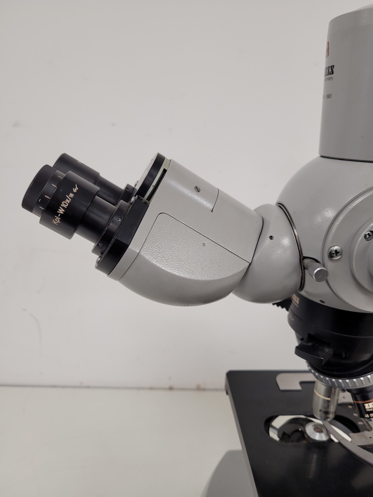 Image of Carl Zeiss 9901 Compound Microscope with 5 x Objectives 160/- Lab