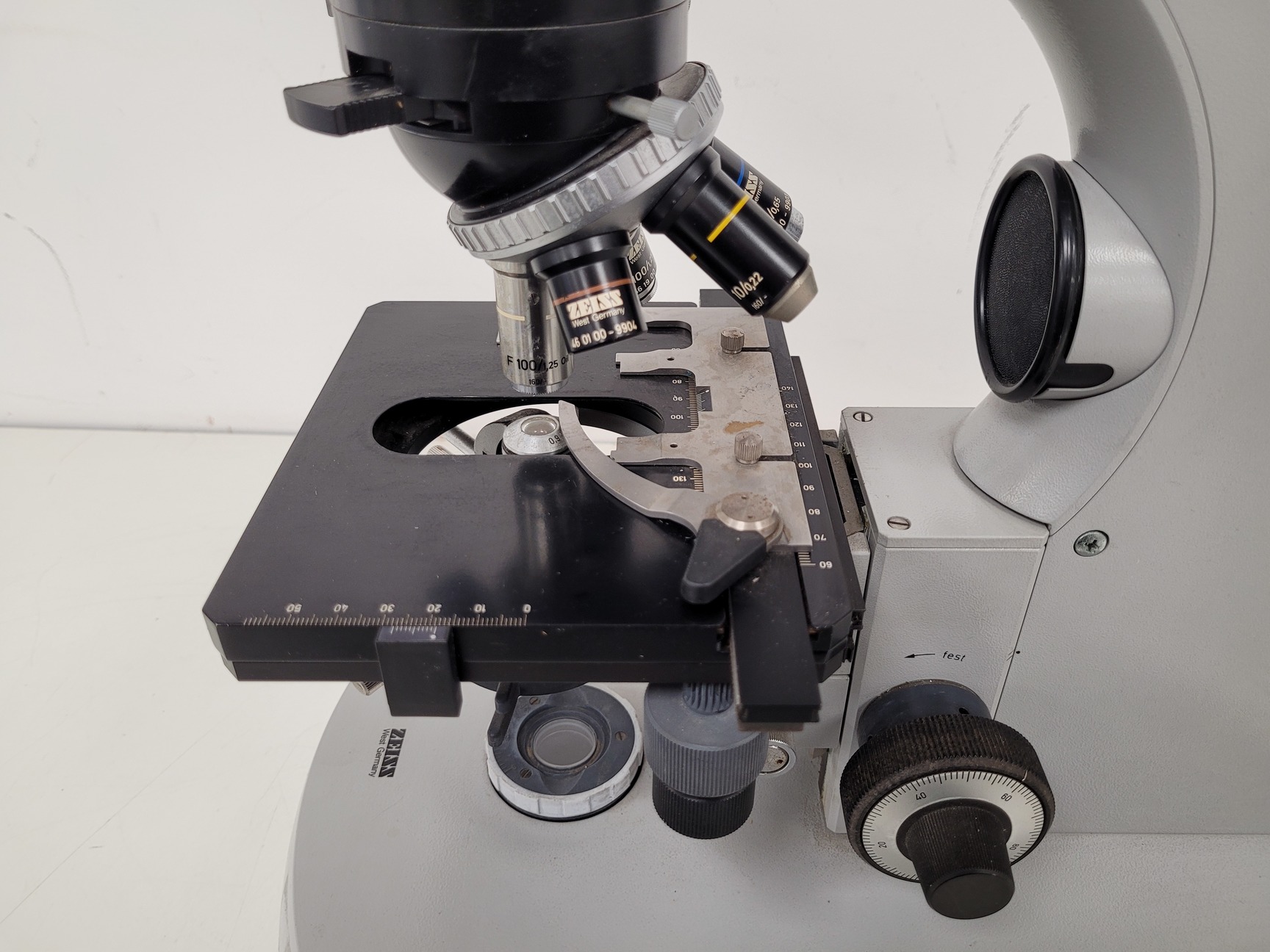 Image of Carl Zeiss 9901 Compound Microscope with 5 x Objectives 160/- Lab