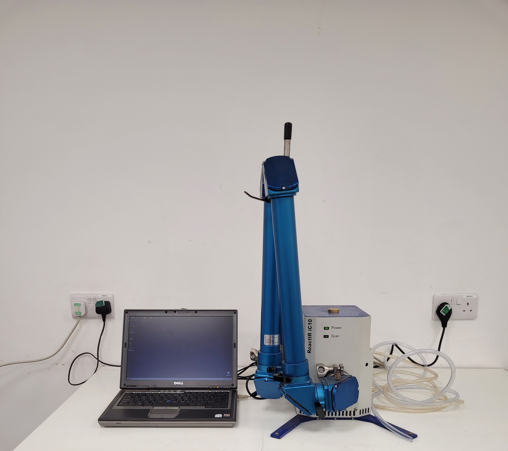 Image of Mettler Toledo ReactiR iC10 w FTIR Spectrometer System & Software Lab Fulty