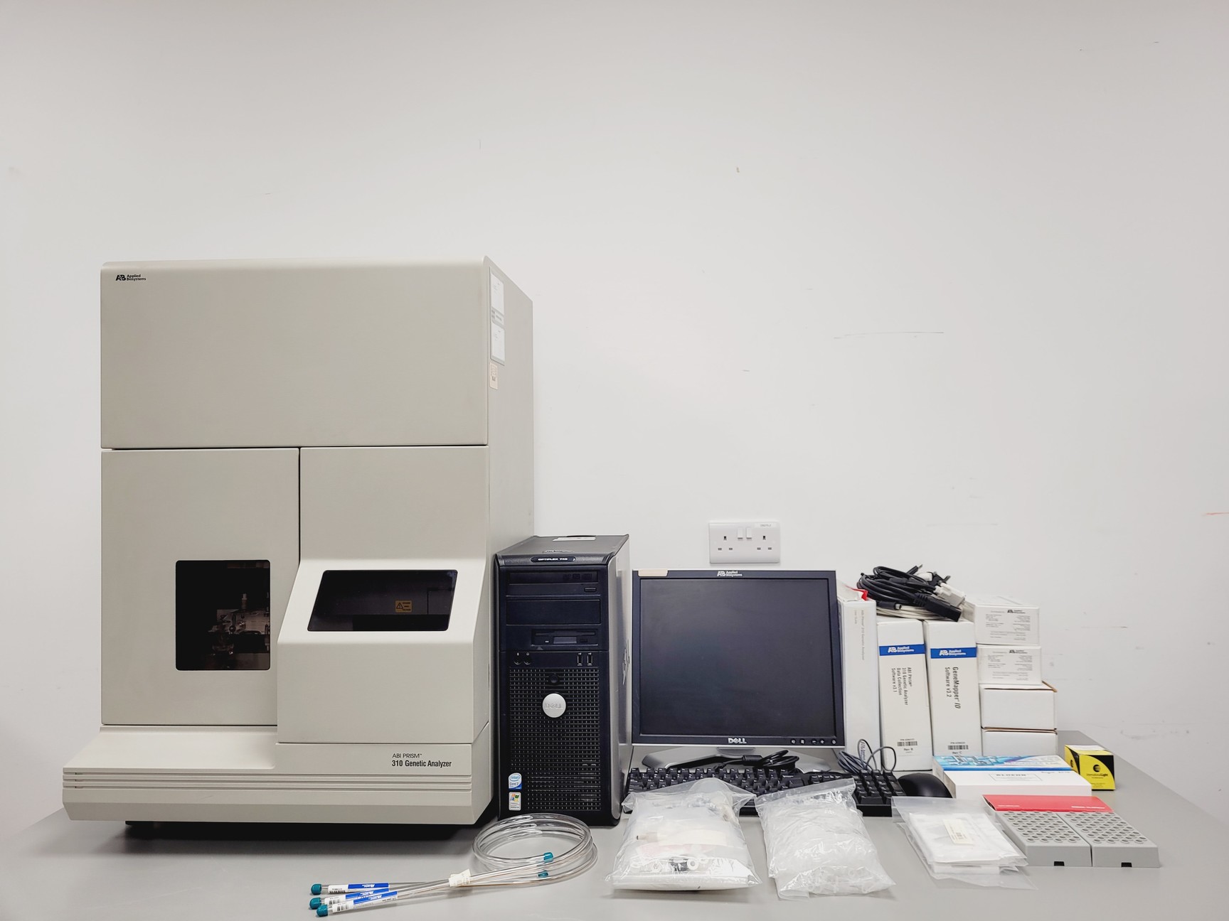 Image of Applied Biosystems ABI Prism 310 Genetic Analysis System Lab