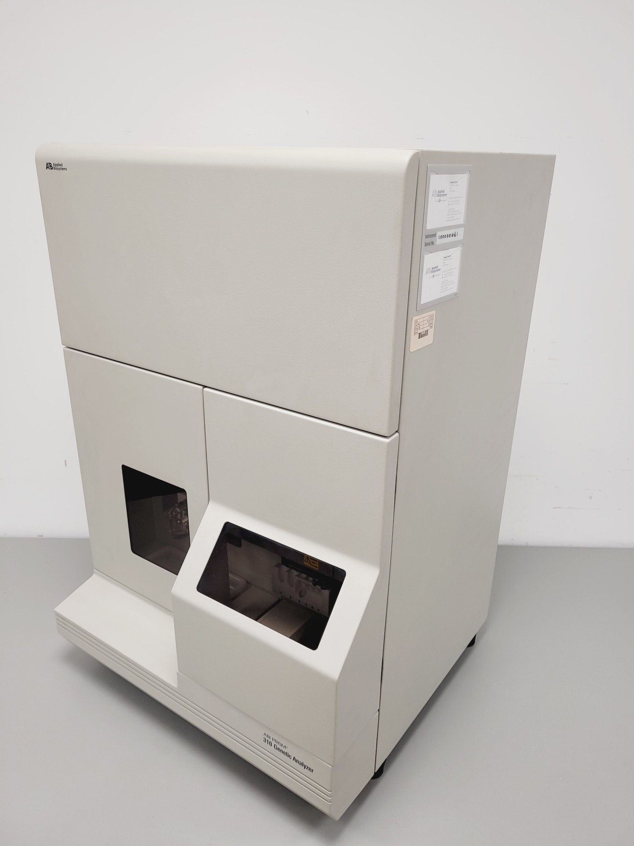 Image of Applied Biosystems ABI Prism 310 Genetic Analysis System Lab