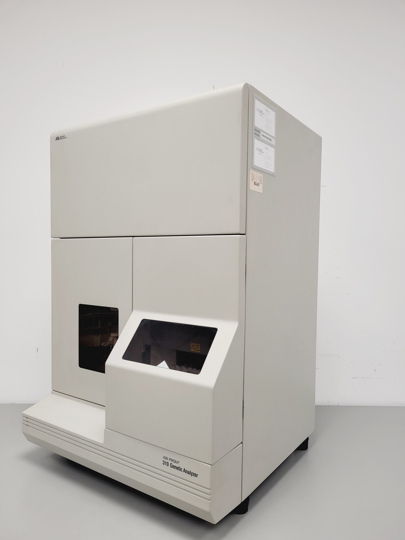 Image of Applied Biosystems ABI Prism 310 Genetic Analysis System Lab