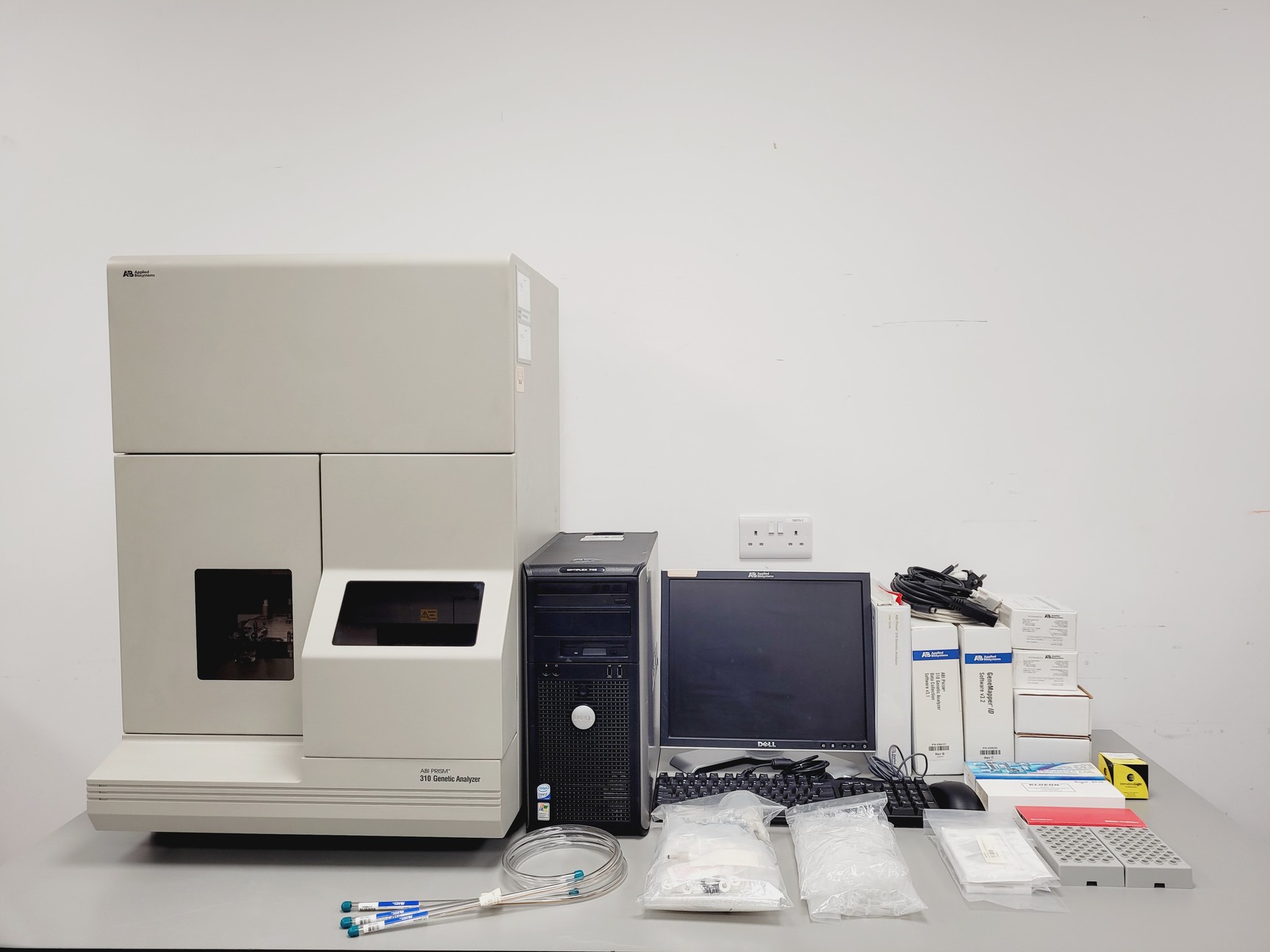 Image of Applied Biosystems ABI Prism 310 Genetic Analysis System Lab
