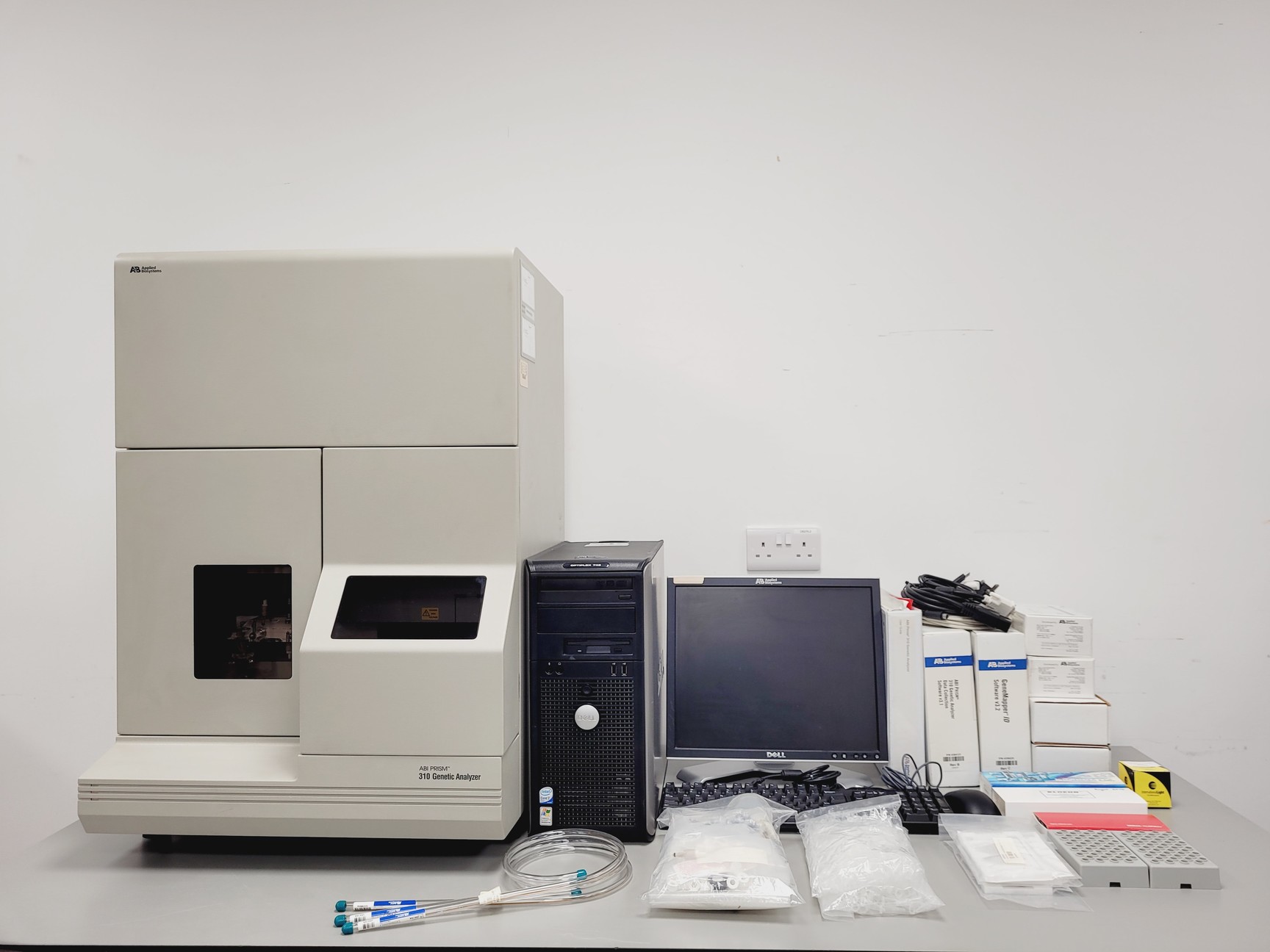 Image of Applied Biosystems ABI Prism 310 Genetic Analysis System Lab