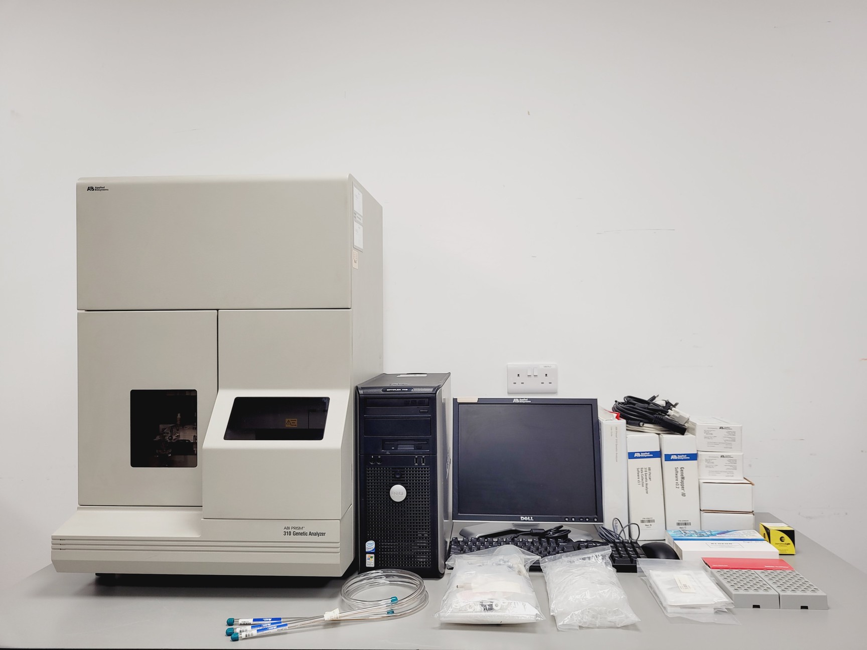 Image of Applied Biosystems ABI Prism 310 Genetic Analysis System Lab