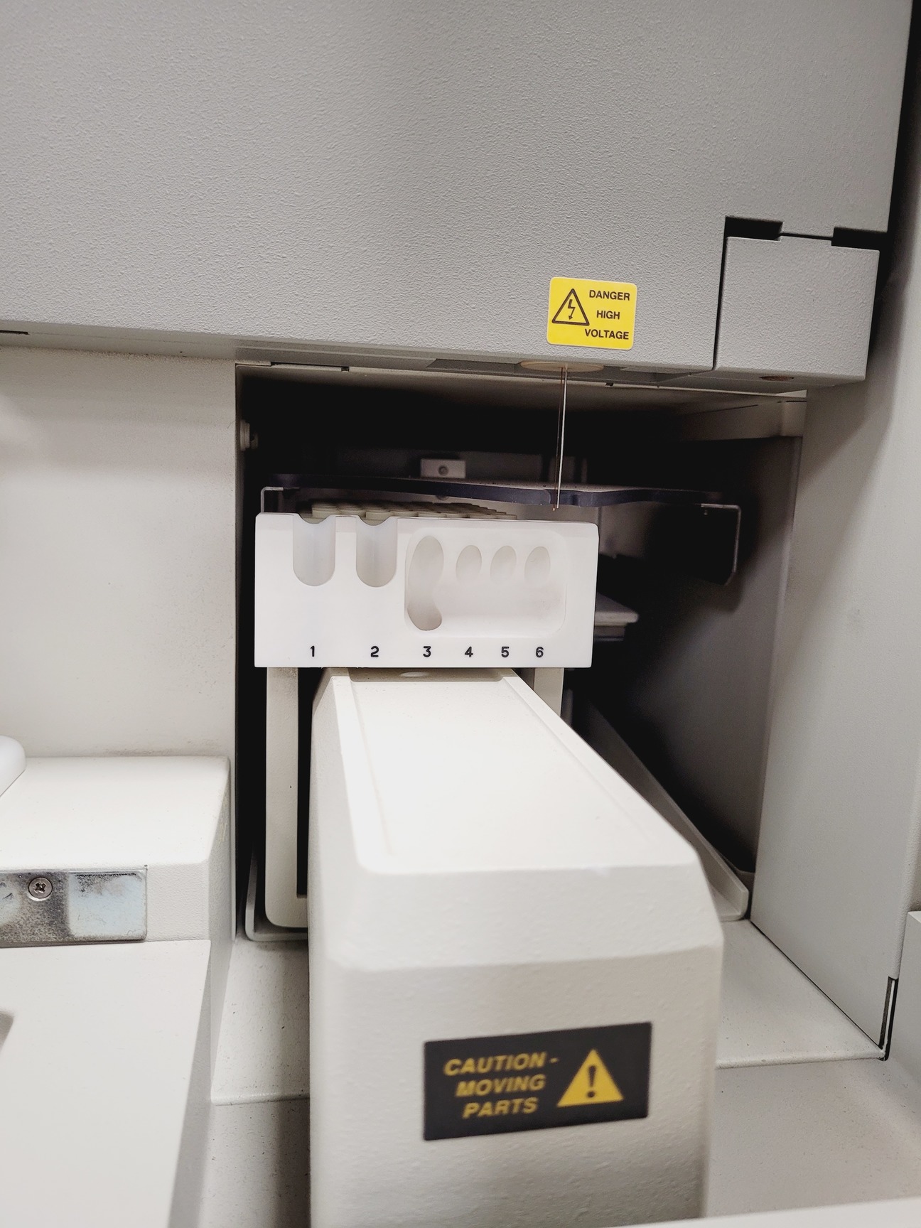 Image of Applied Biosystems ABI Prism 310 Genetic Analysis System Lab