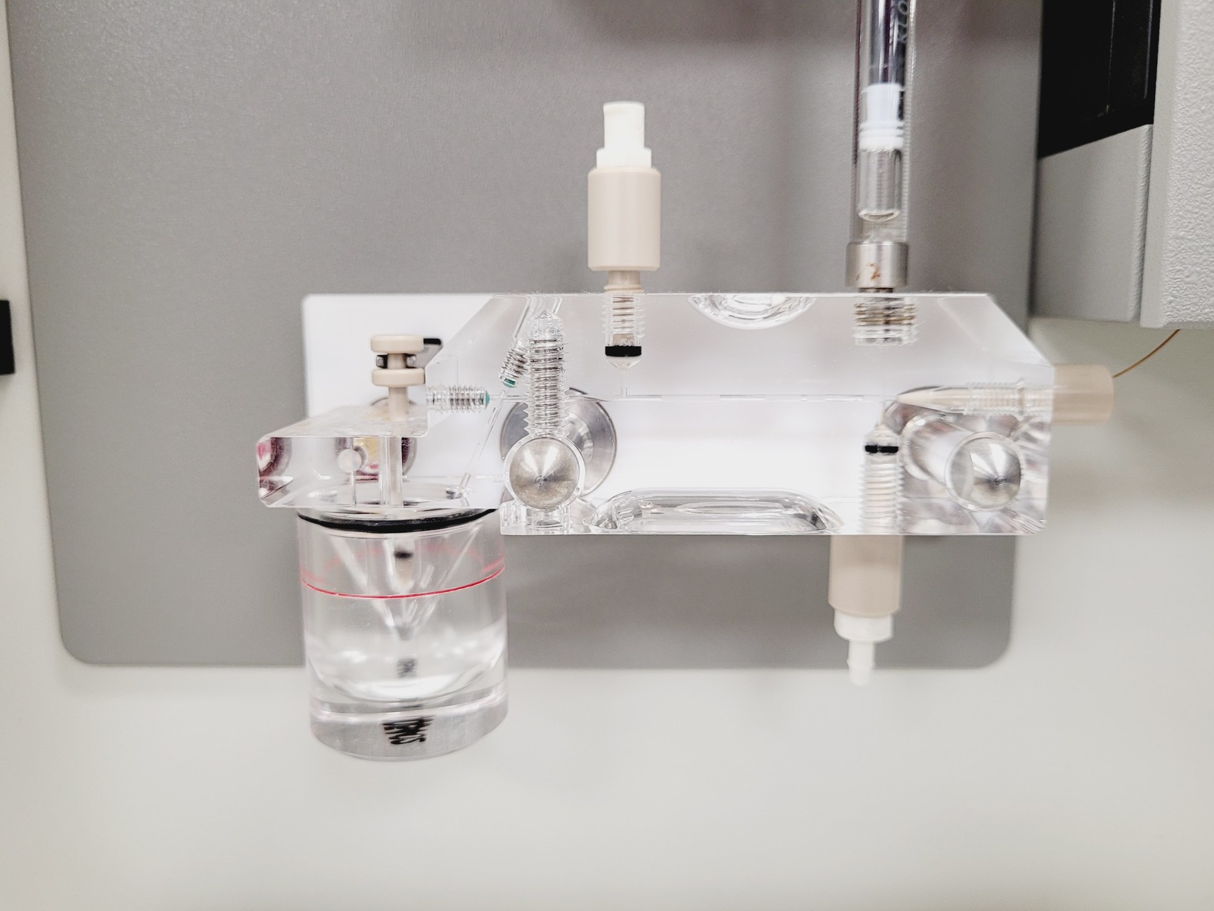 Image of Applied Biosystems ABI Prism 310 Genetic Analysis System Lab