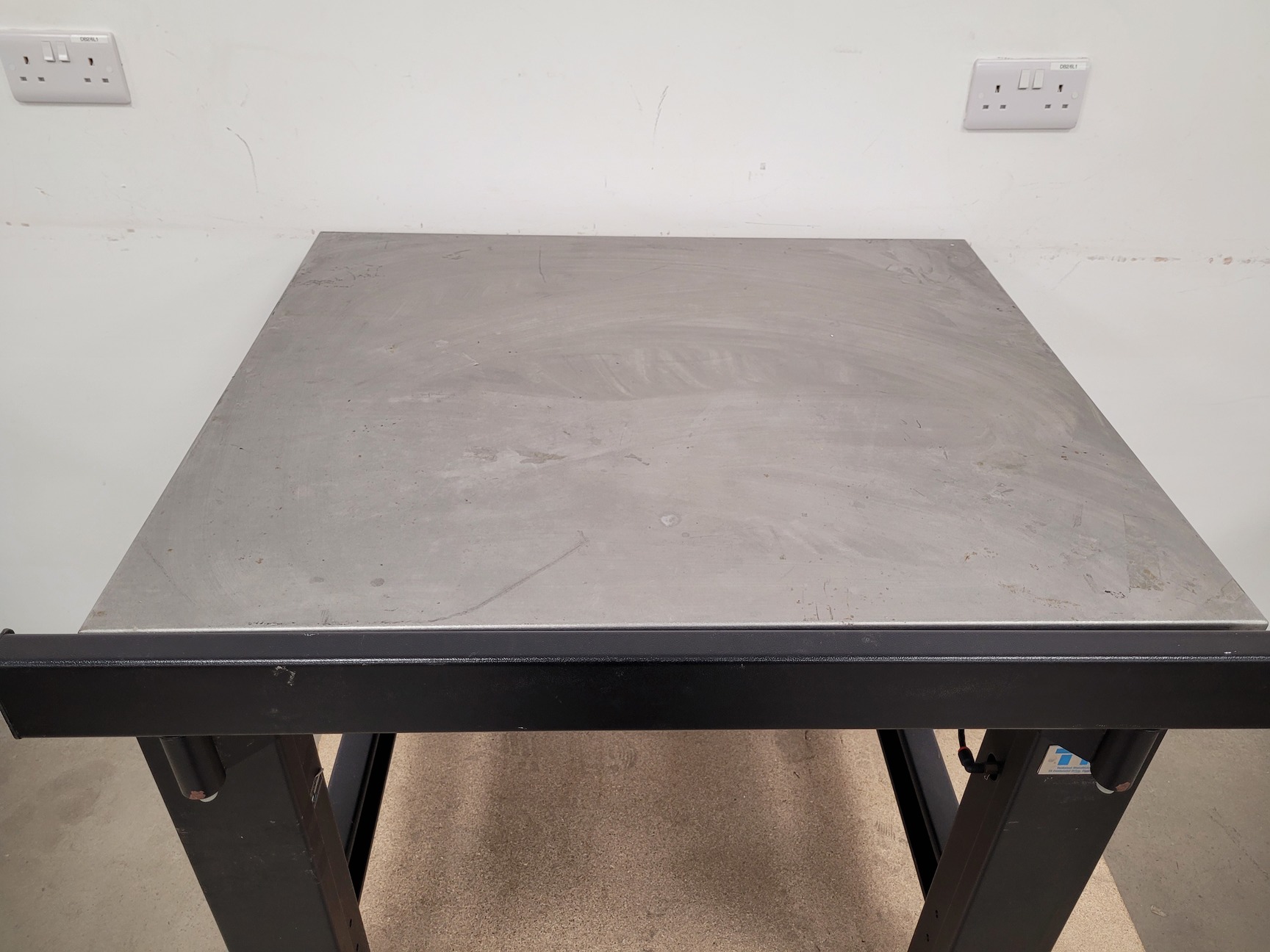 Image of TMC Optics Vibration Isolation Table  Model: 63-530 Lab