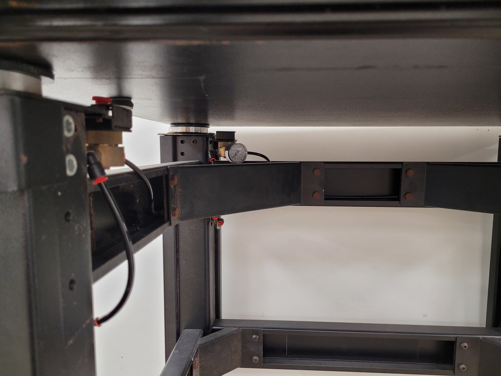 Image of TMC Optics Vibration Isolation Table  Model: 63-530 Lab