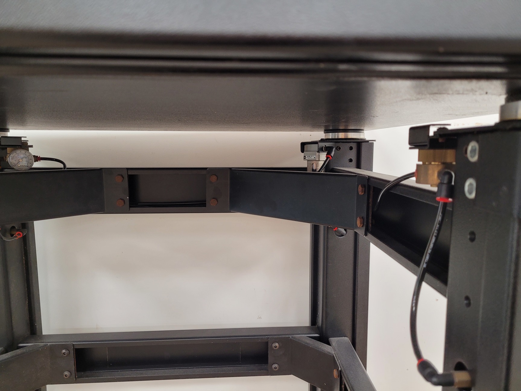 Image of TMC Optics Vibration Isolation Table  Model: 63-530 Lab