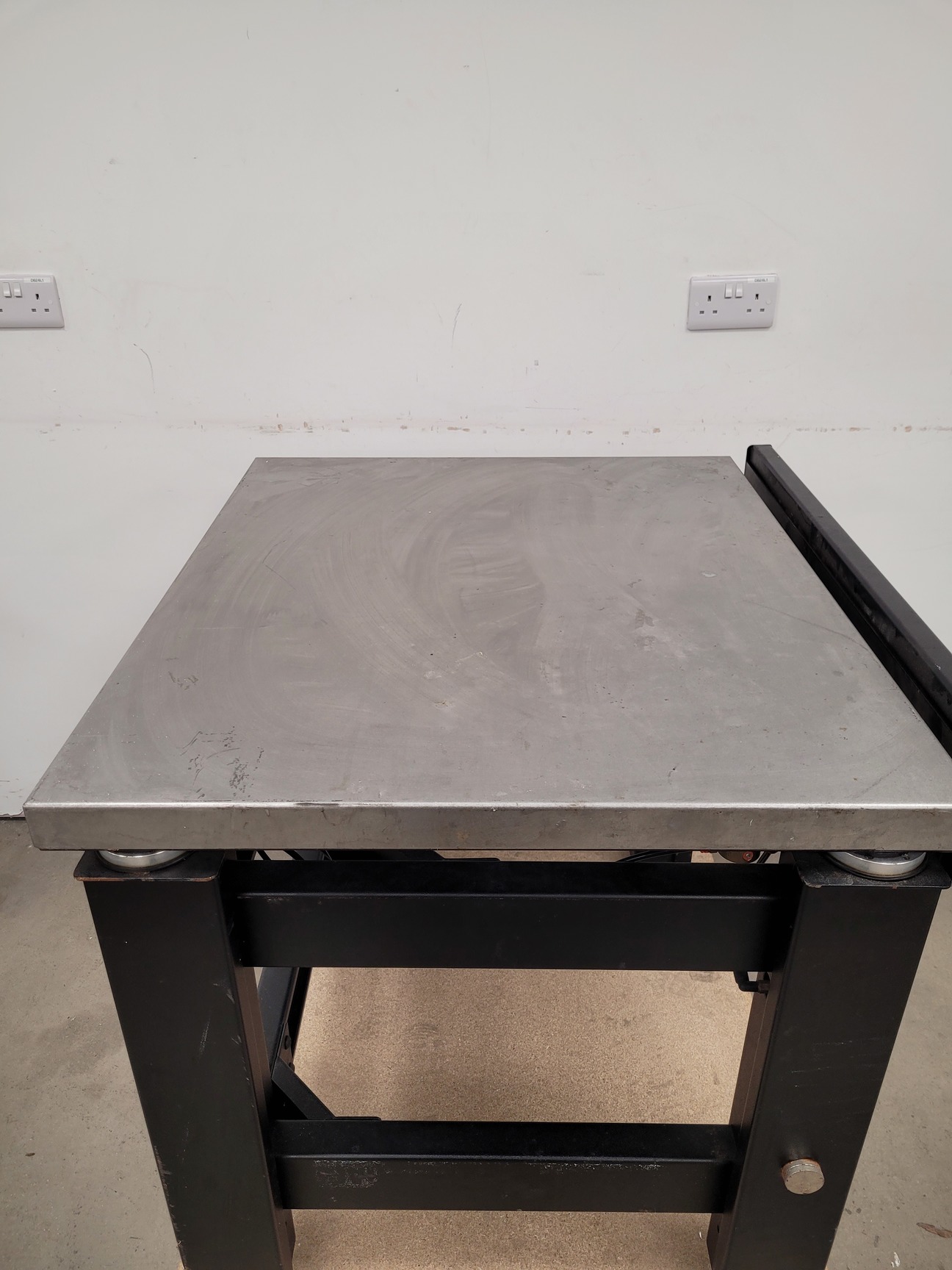 Image of TMC Optics Vibration Isolation Table  Model: 63-530 Lab