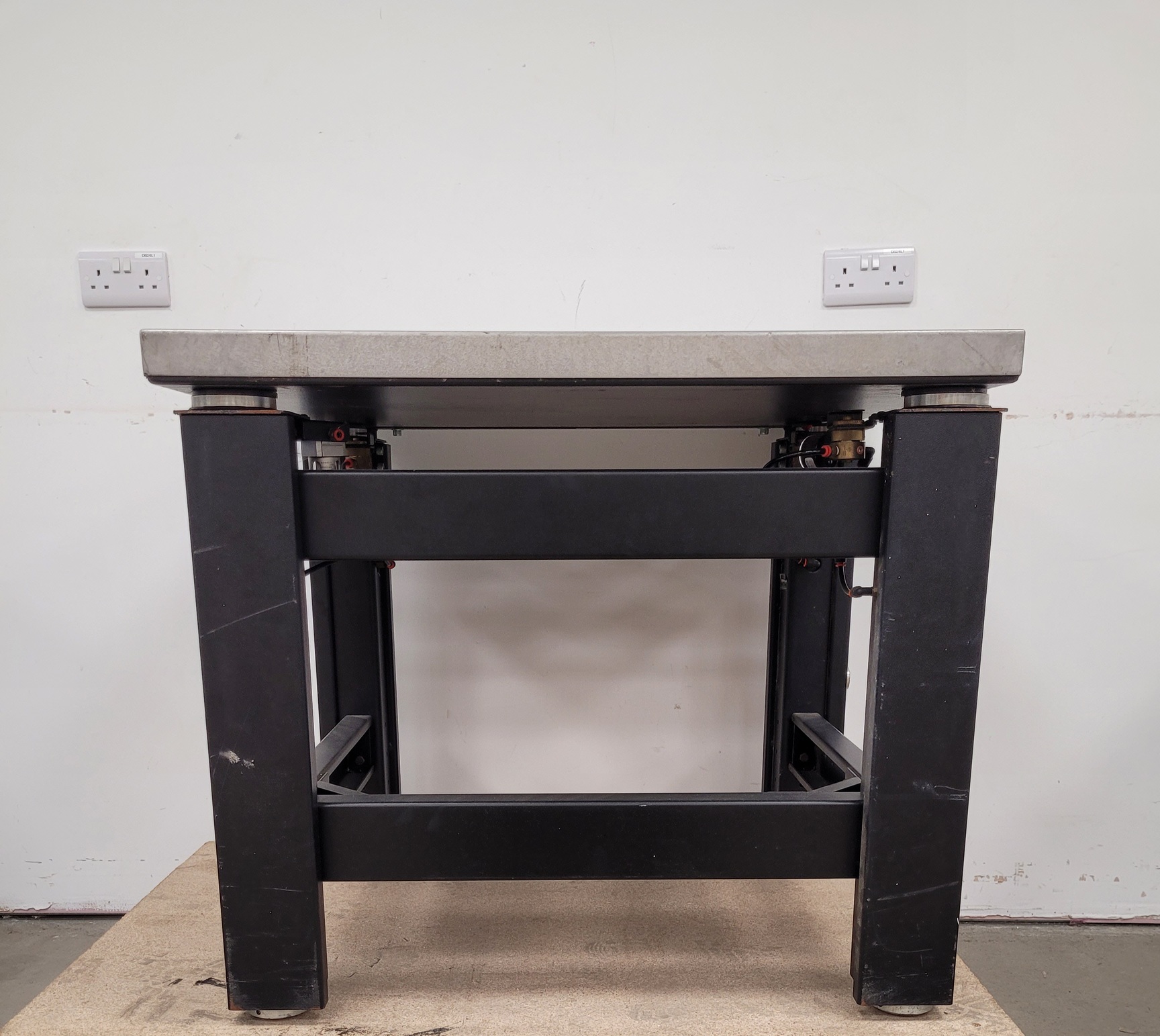 Image of TMC Optics Vibration Isolation Table  Model: 63-530 Lab