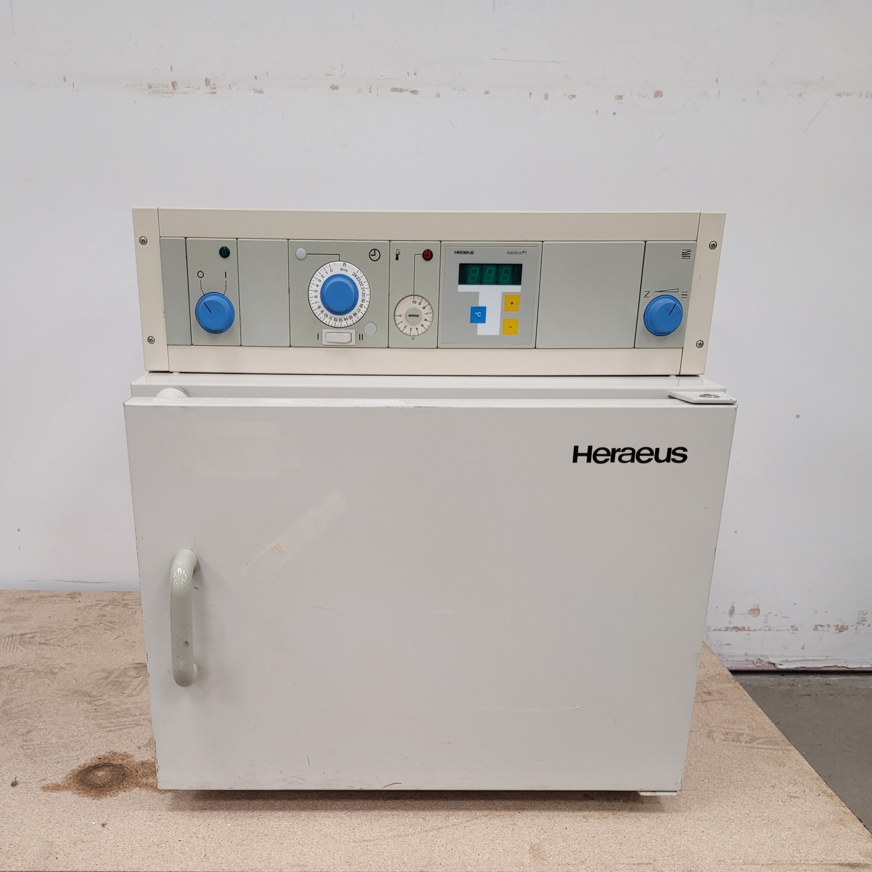 Image of Thermo Heraeus T 6030 Benchtop Heating Drying Laboratory Oven Lab