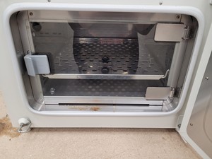 Thumbnail image of Thermo Heraeus T 6030 Benchtop Heating Drying Laboratory Oven Lab