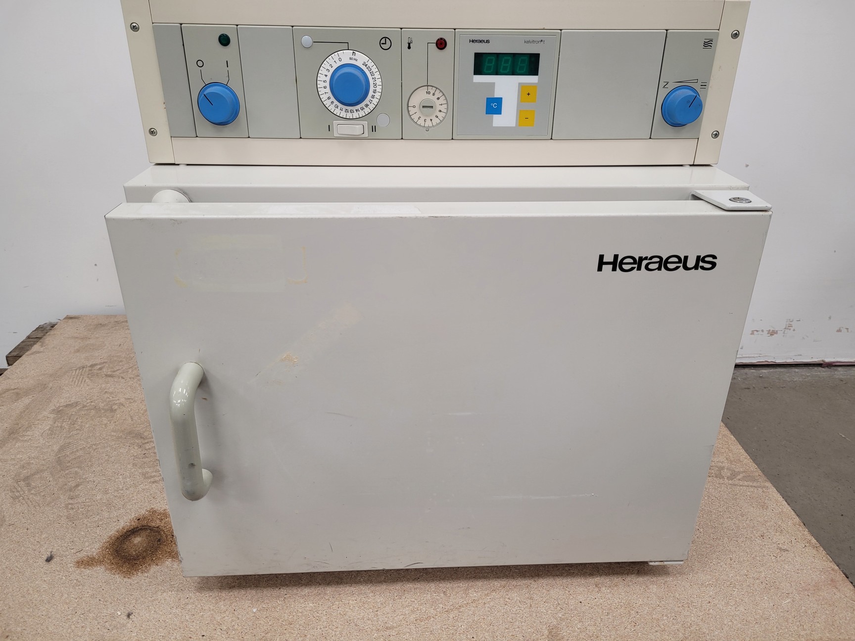 Image of Thermo Heraeus T 6030 Benchtop Heating Drying Laboratory Oven Lab