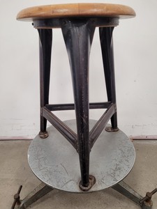Thumbnail image of Leybold Frictionless Rotating Platform/Seat
