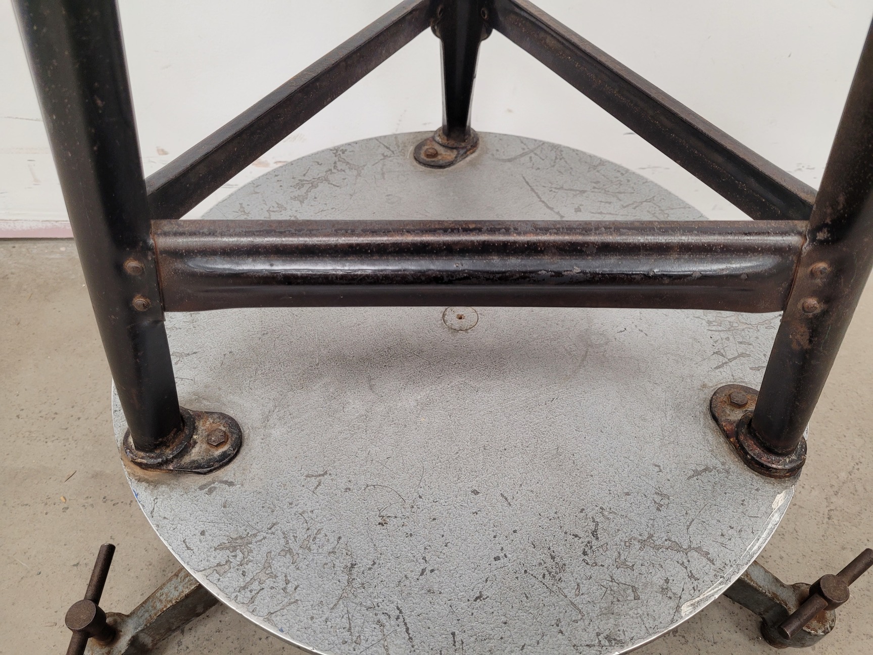 Image of Leybold Frictionless Rotating Platform/Seat