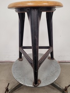 Thumbnail image of Leybold Frictionless Rotating Platform/Seat