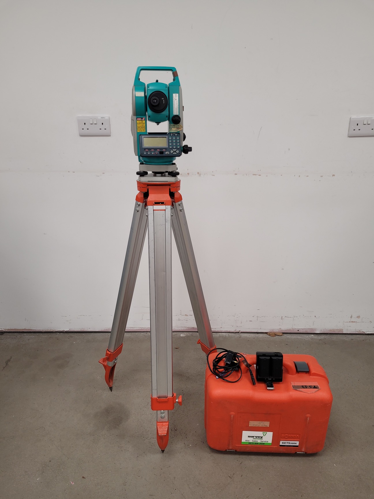 Image of Sokkia Surveying Total Station Type: SET530RK with Tripod - Spares/Repairs
