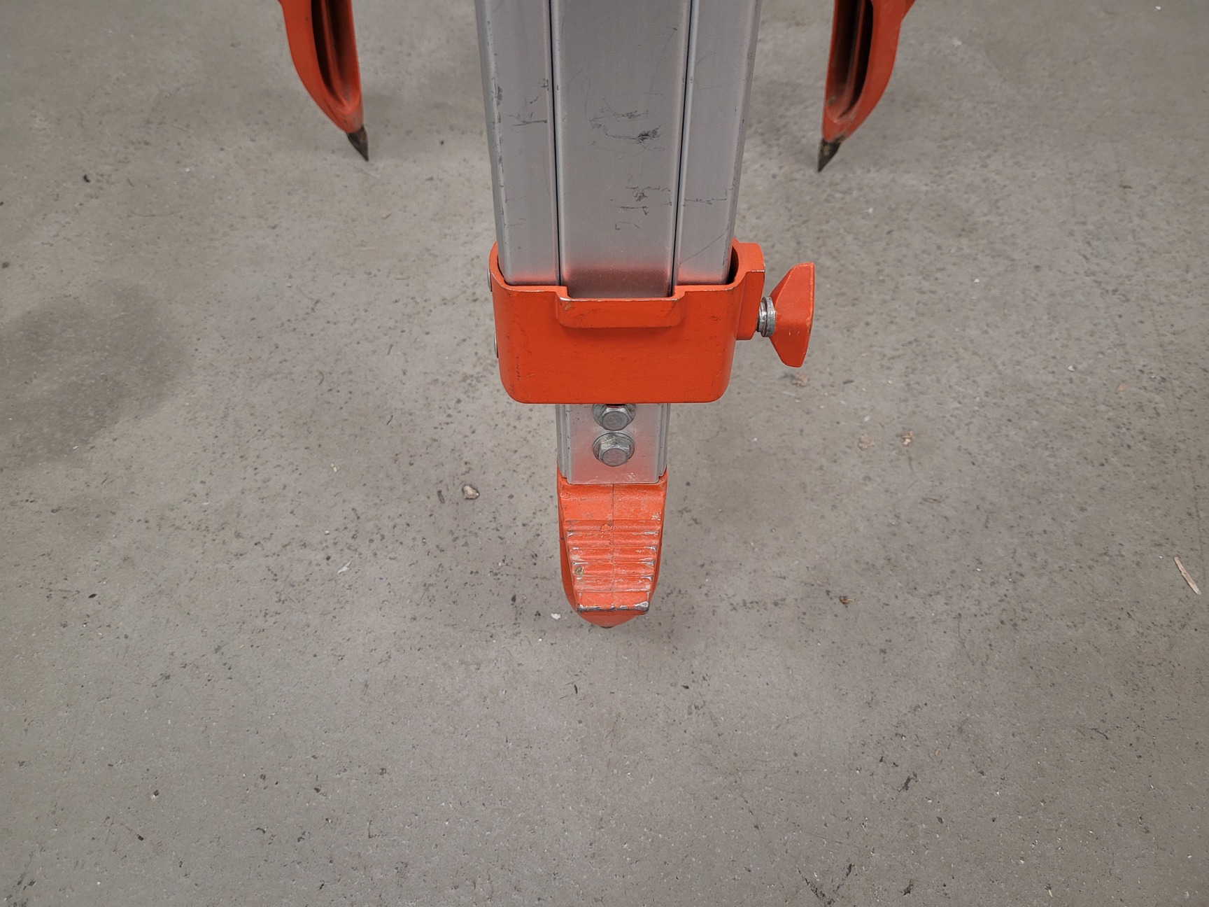 Image of Sokkia Surveying Total Station Type: SET530RK with Tripod - Spares/Repairs