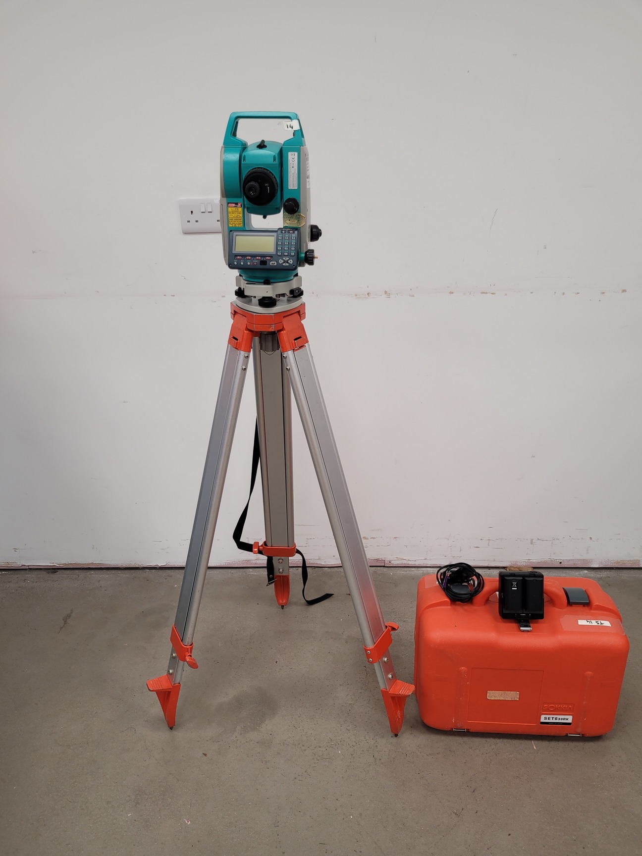 Image of Sokkia SET630RK Surveying Total Station with Tripod 