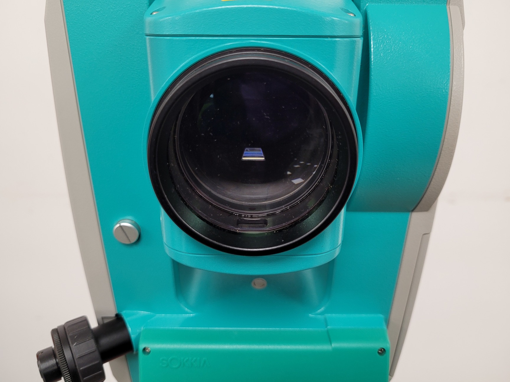 Image of Sokkia SET630RK Surveying Total Station with Tripod 