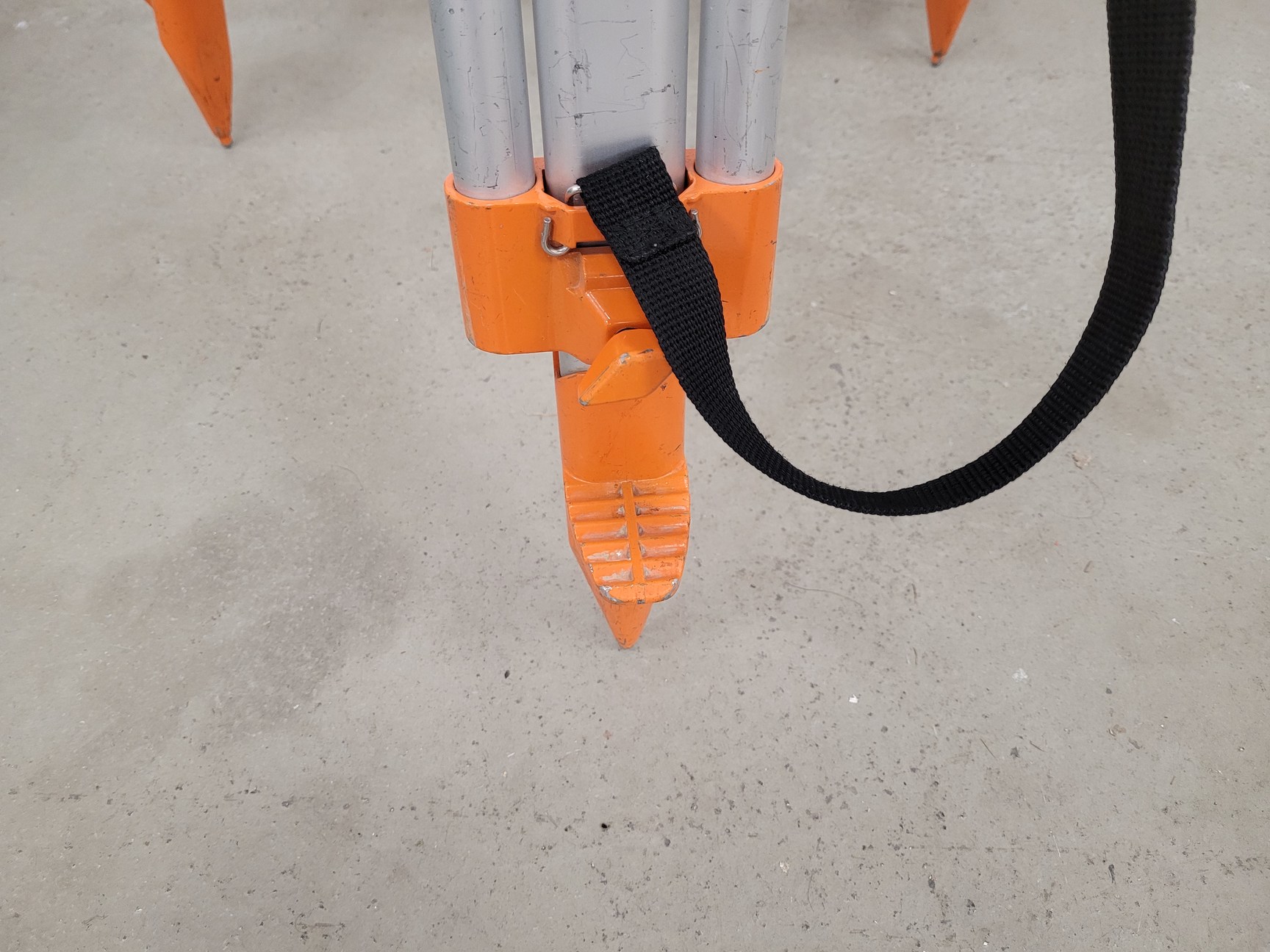 Image of Sokkia Surveying Total Station SET530RK with Tripod