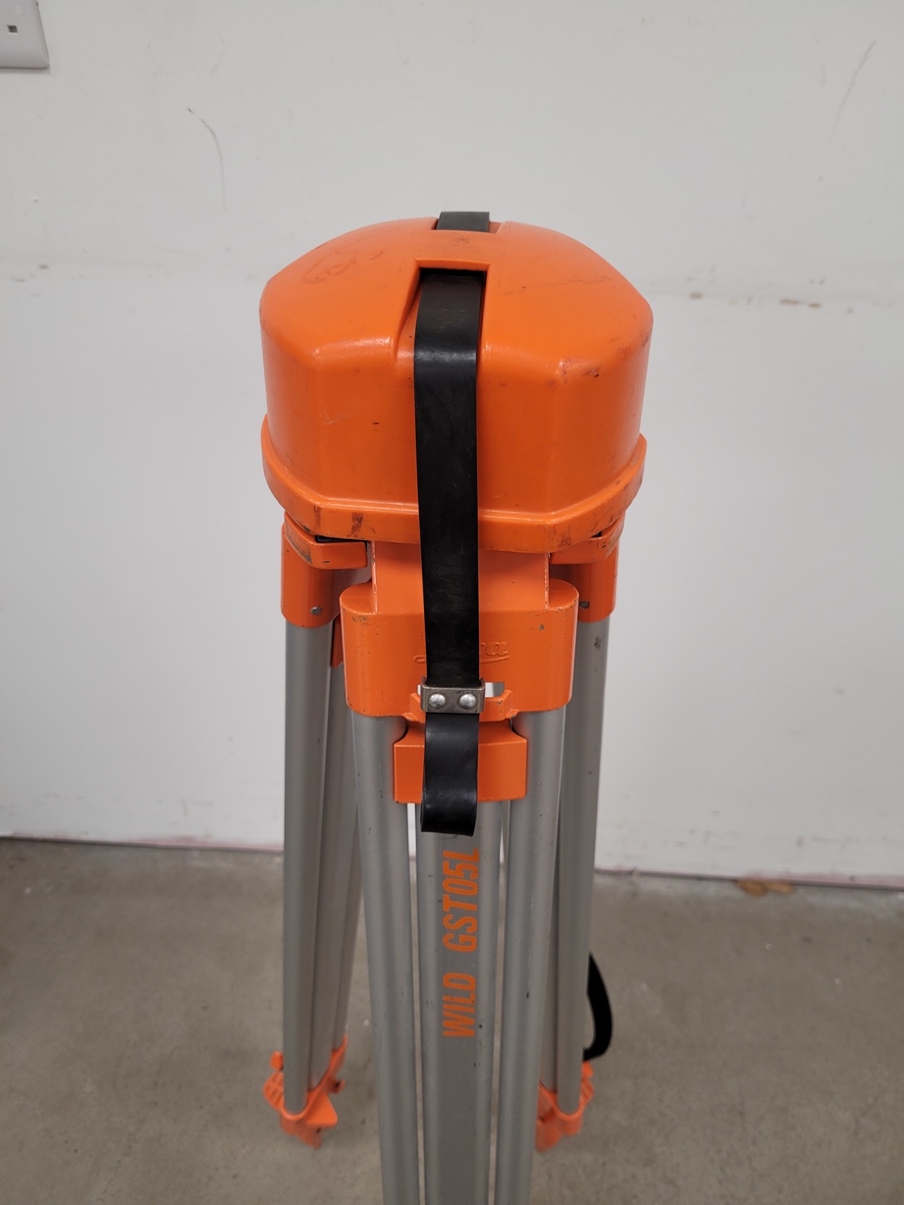 Image of Sokkia Surveying Total Station SET530RK with Tripod