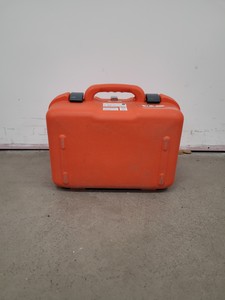 Thumbnail image of Sokkia Surveying Total Station SET530RK with Tripod