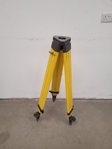 Thumbnail image of Surveying Reflector with Carry Case & Surveyors Tripod