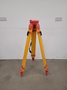 Thumbnail image of Topcon Surveying Reflector Prism with Carry Case & Surveyors Tripod