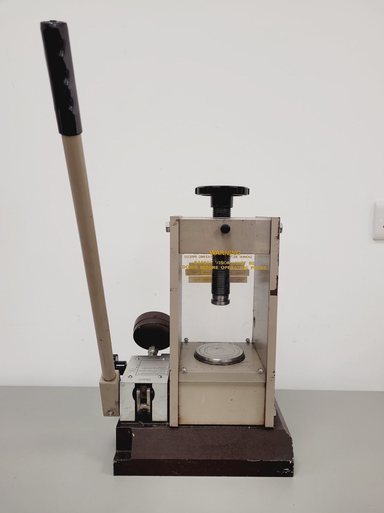 Image of Specac Hydraulic Press - Pellet Press for FTIR + XRF Lab
