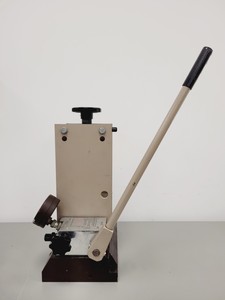 Thumbnail image of Specac Hydraulic Press - Pellet Press for FTIR + XRF Lab