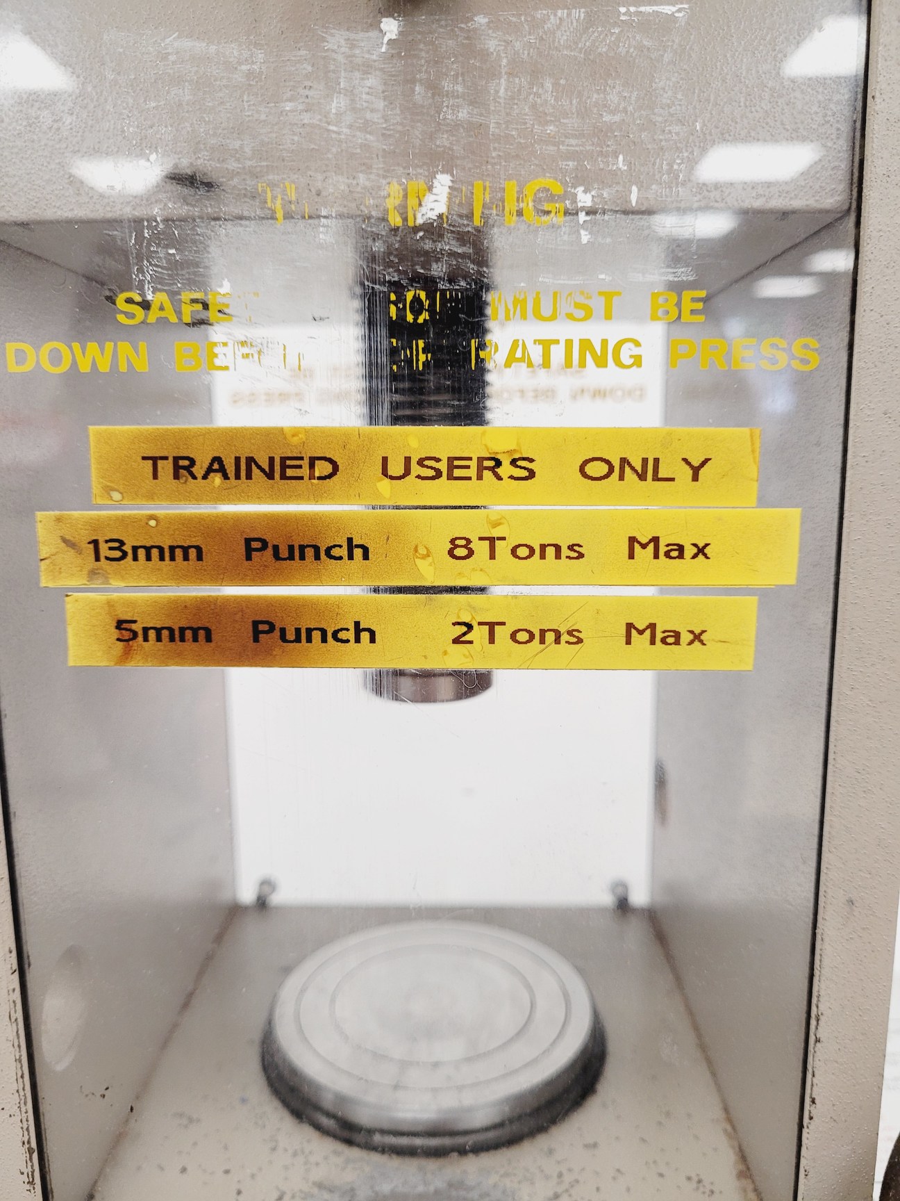 Image of Specac Hydraulic Press - Pellet Press for FTIR + XRF Lab