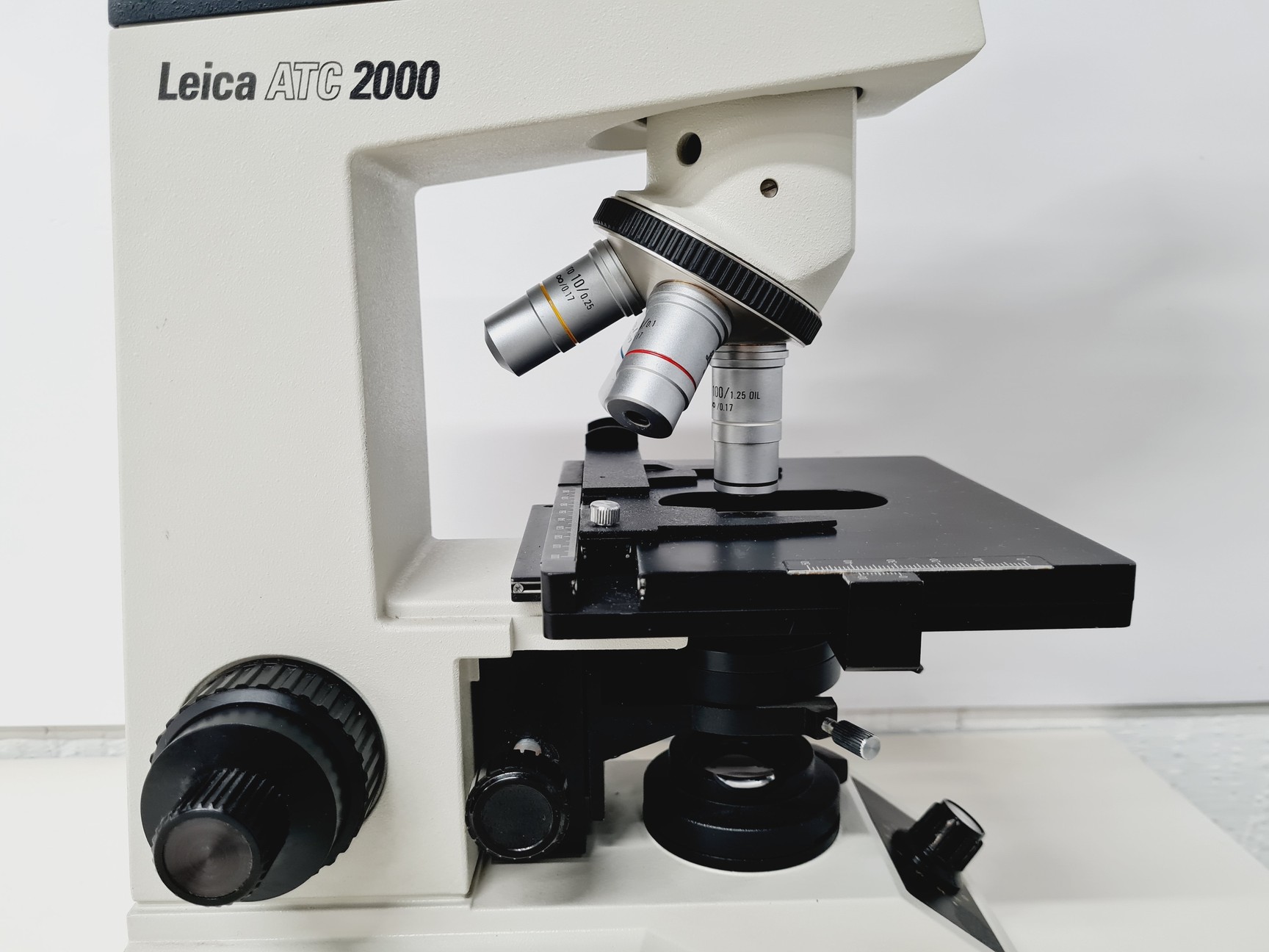 Microscope 2000 Model Lab Record Leica ATC 2000 Compound Microscope with 3 x Objectives - Achro Lab