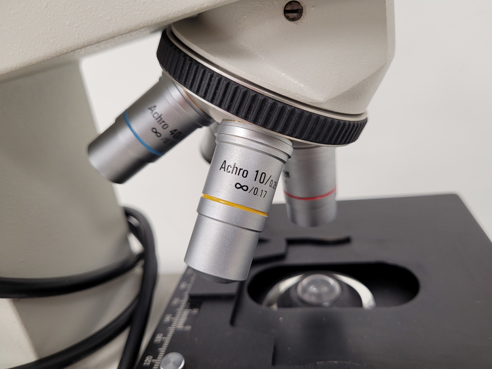 Microscope 2000 Model Lab Record Leica Model ATC 2000 Compound Microscope with 4 x Achromatic Objectives Lab