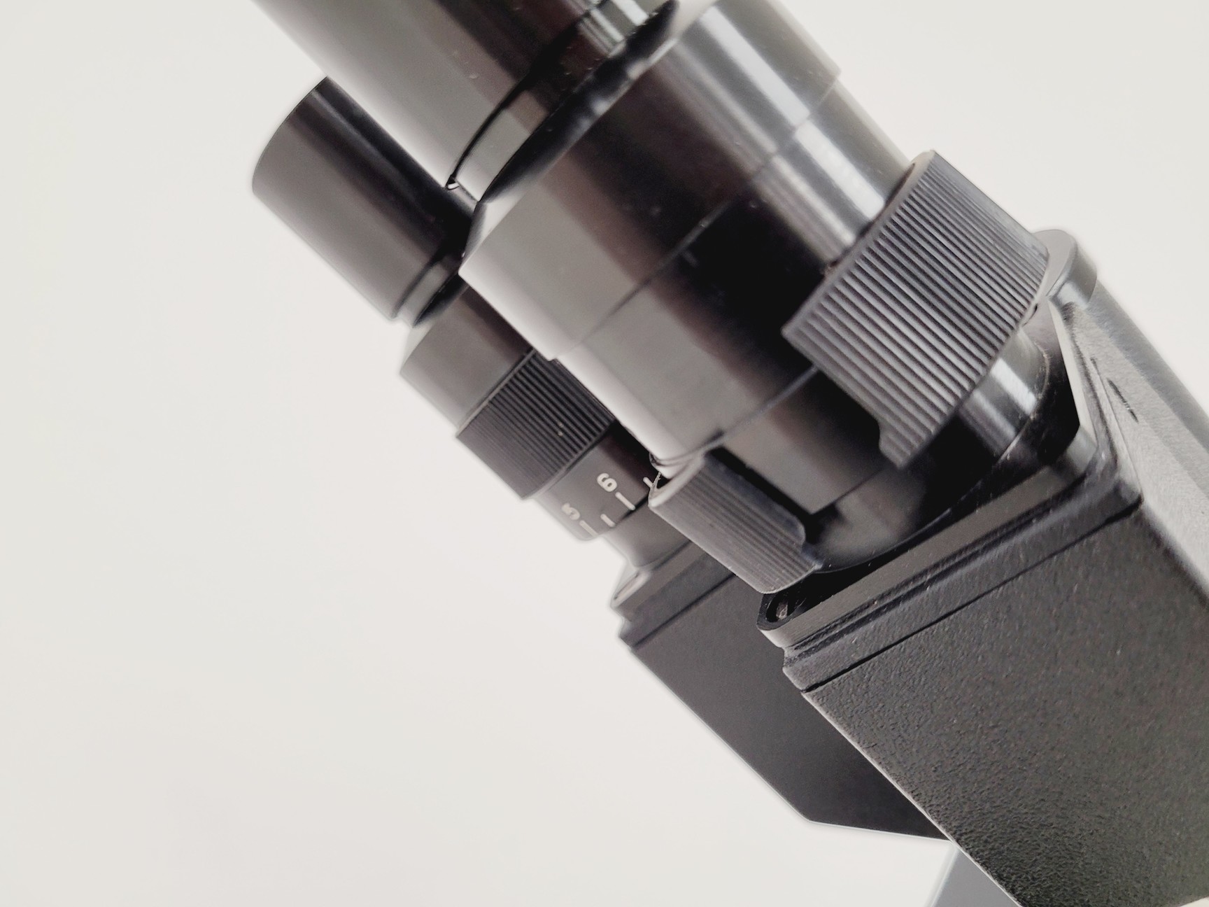 Microscope 2000 Model Lab Record Leica Model ATC 2000 Compound Microscope with 4 x Achromatic Objectives Lab