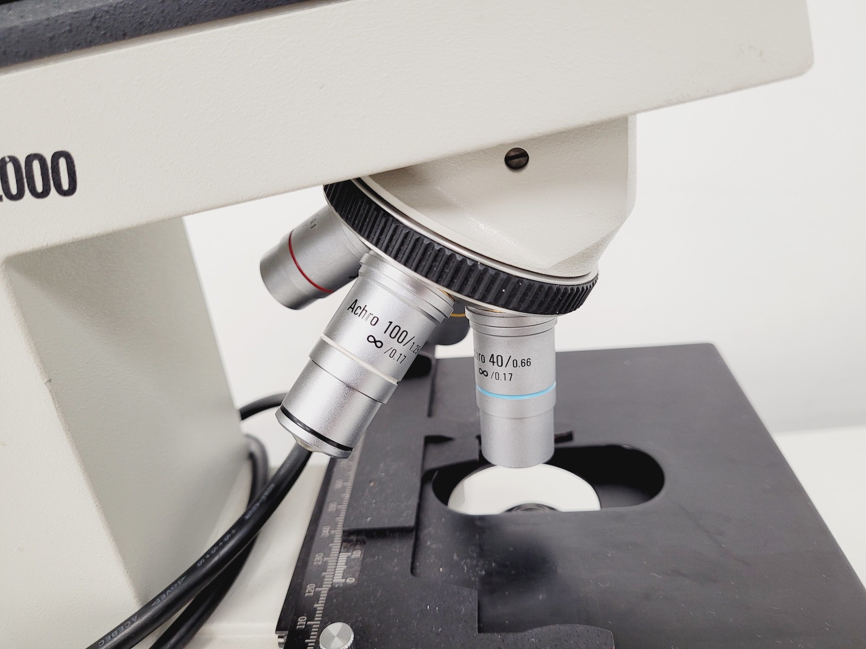 Microscope 2000 Model Lab Record Leica ATC 2000 Compound Microscope with 4 x Objectives - Achro OIL Lab