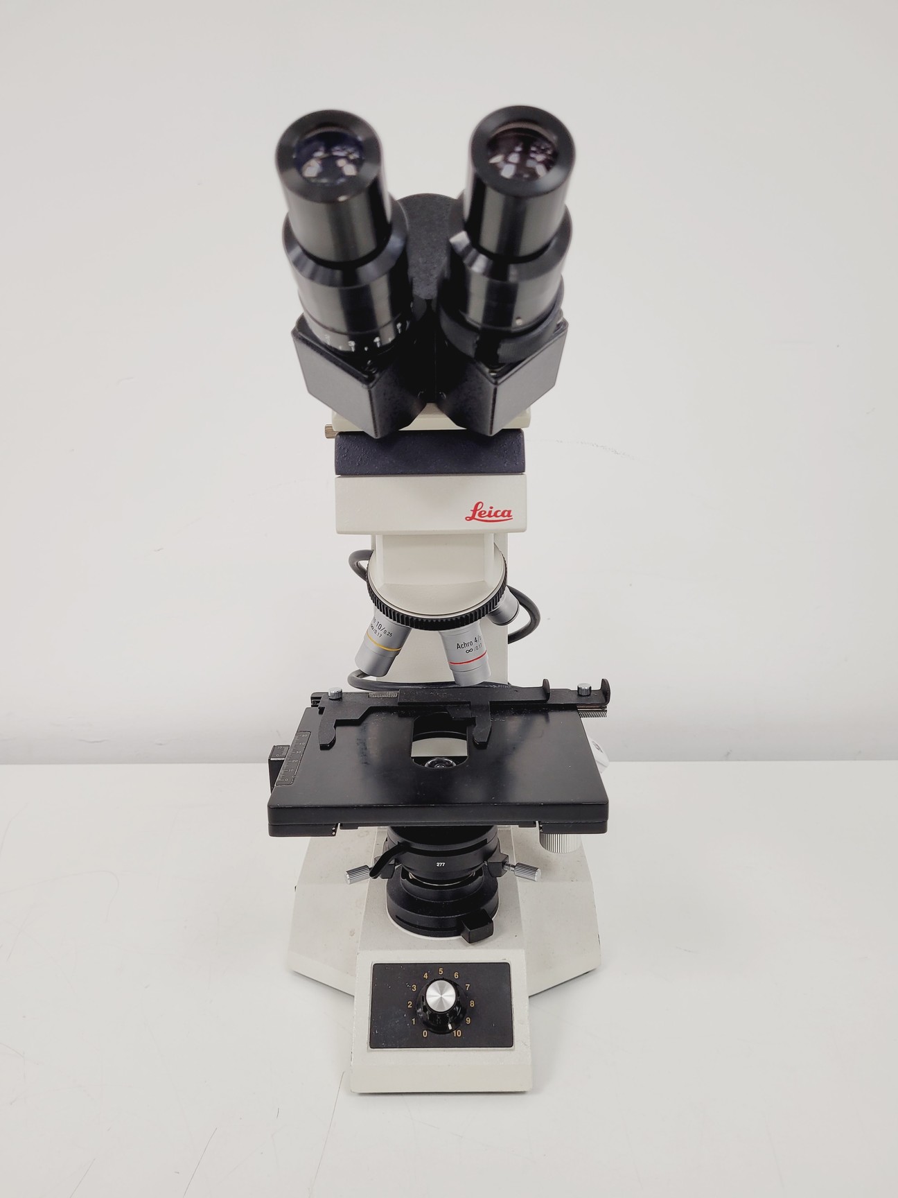 Image of Leica ATC 2000 Compound Microscope with 4 x Objectives - Achro OIL Lab
