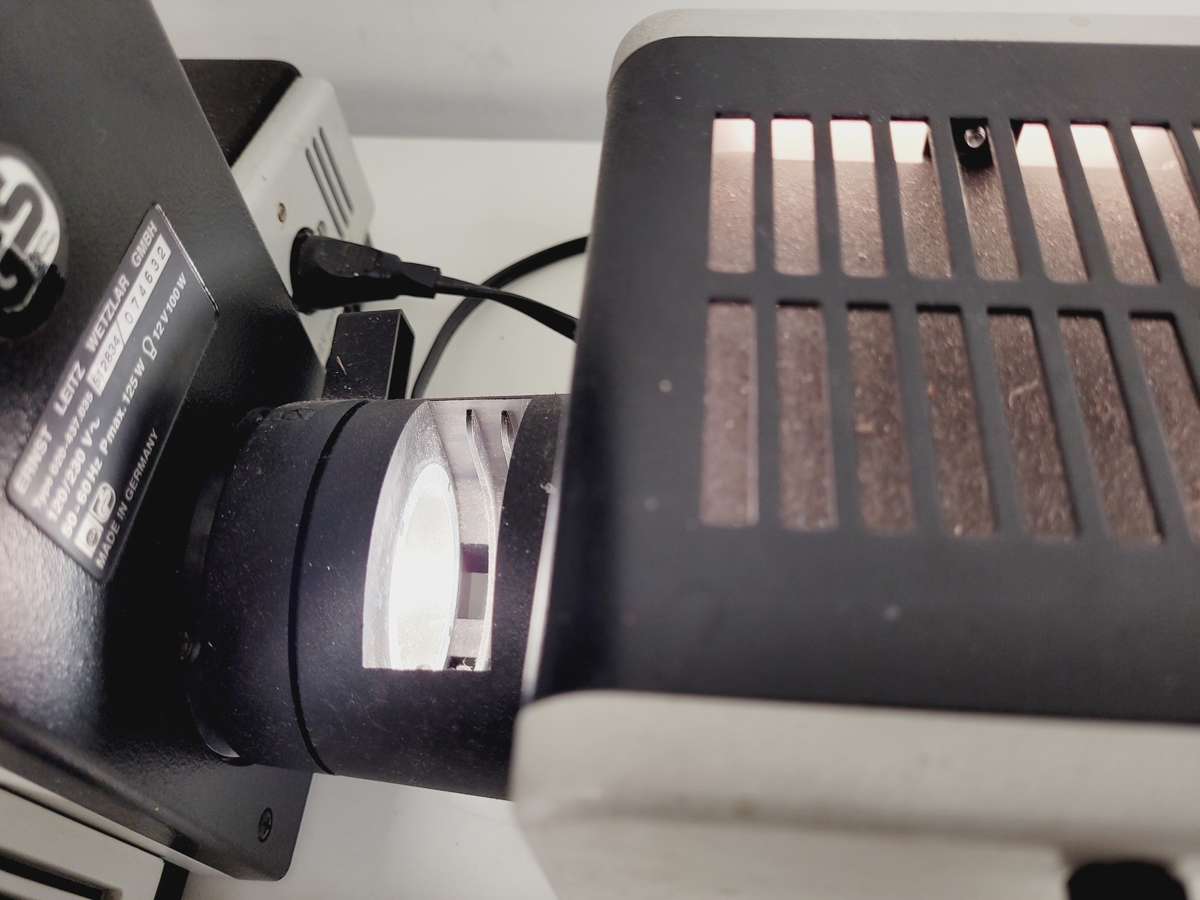 Image of Leitz Diaplan Microscope Type 020-437.035 with 4 x Objectives Lab Spares/Repairs