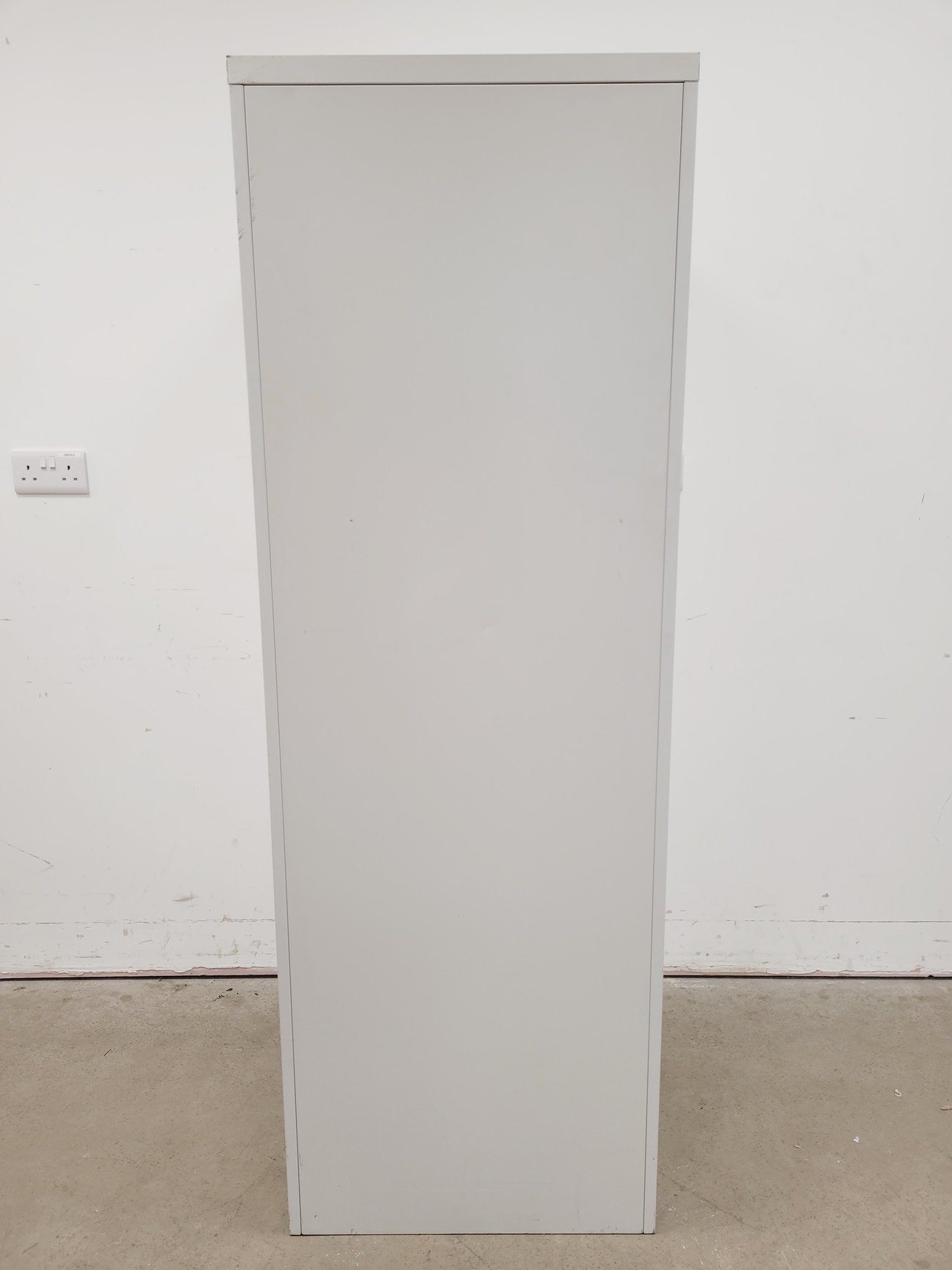 Image of Sealine Lockable Light Grey Filing Cabinet & Keys